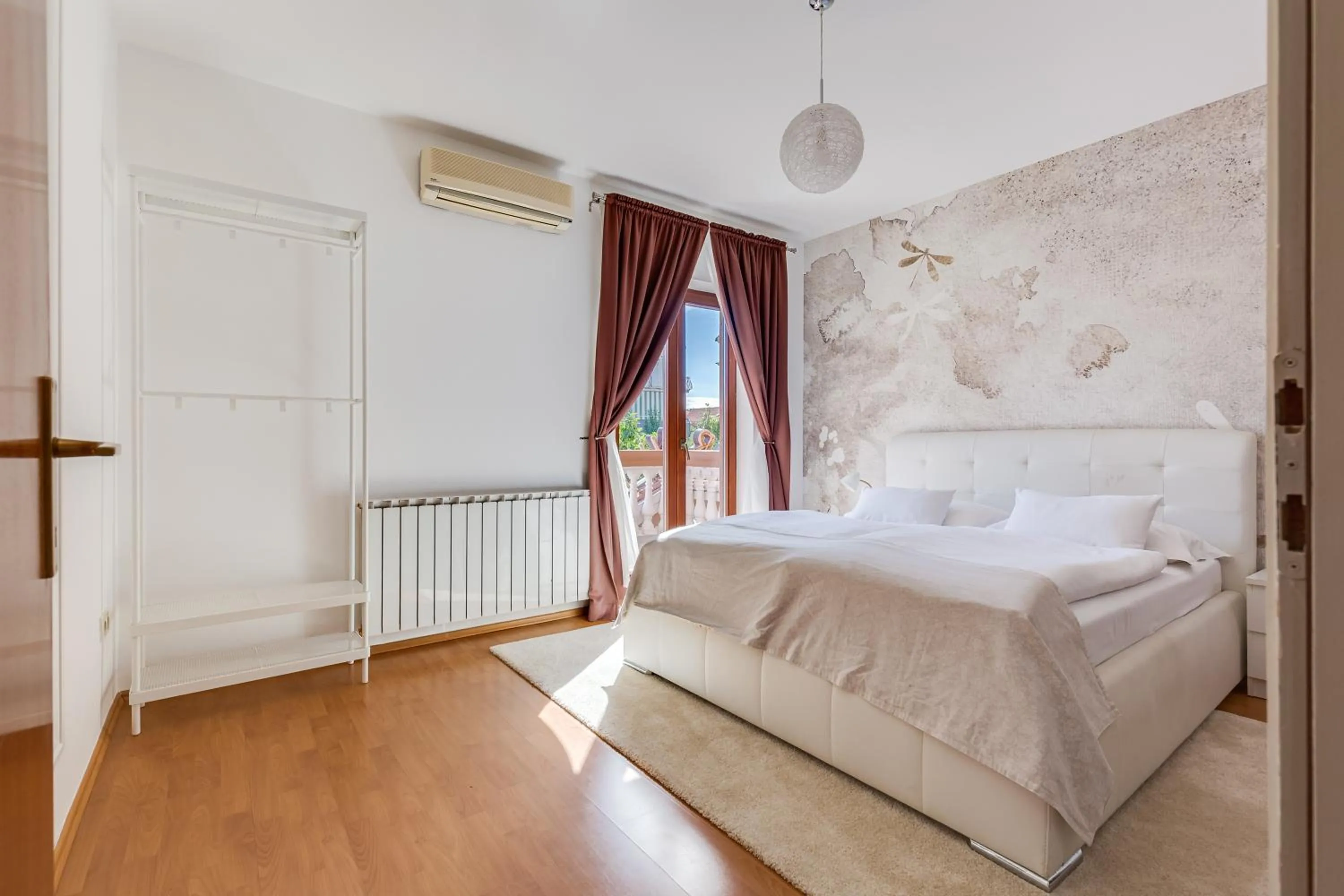 Bed in Hotel Marinko