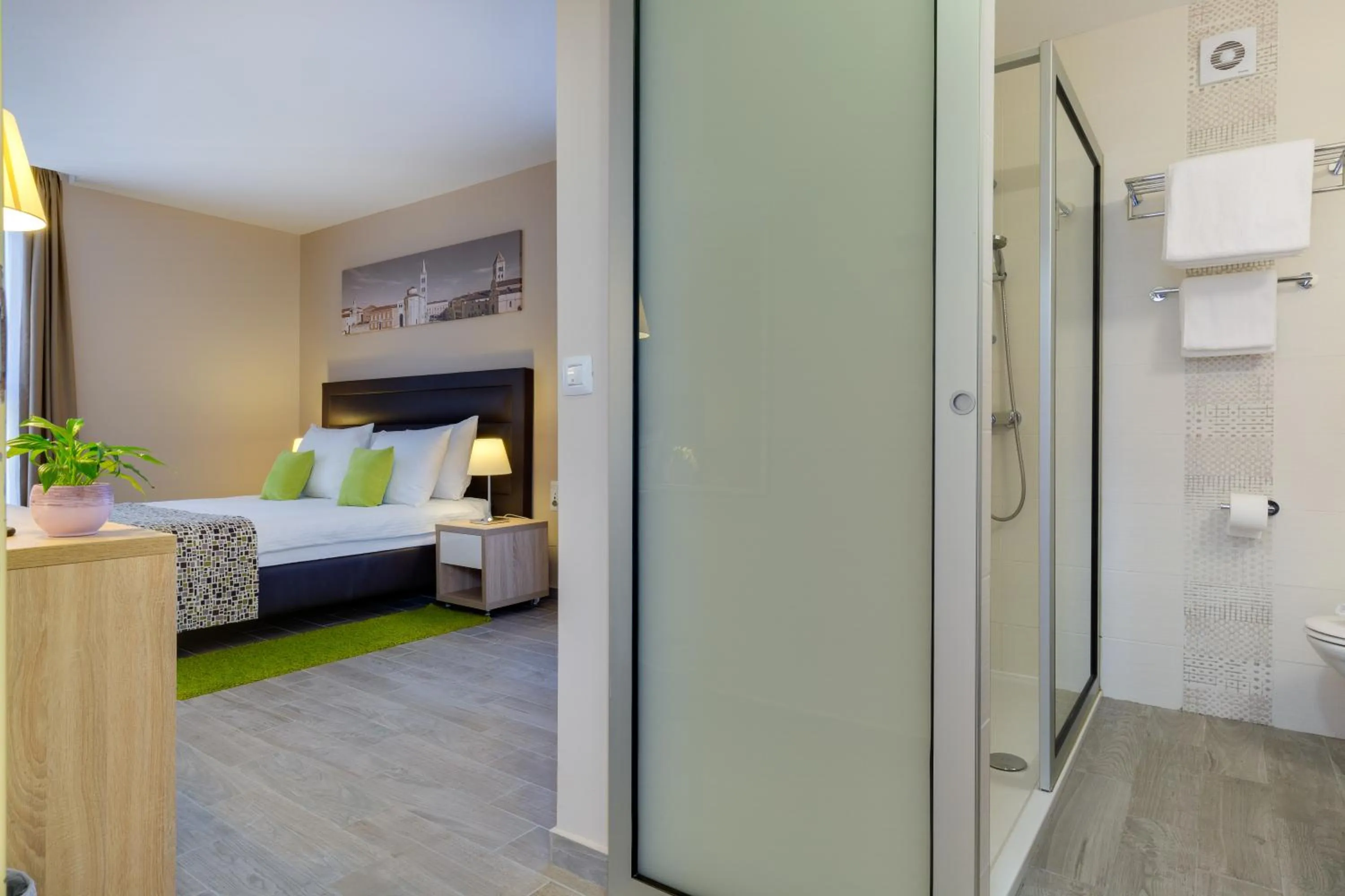 Bedroom, Bed in Hotel Pinija