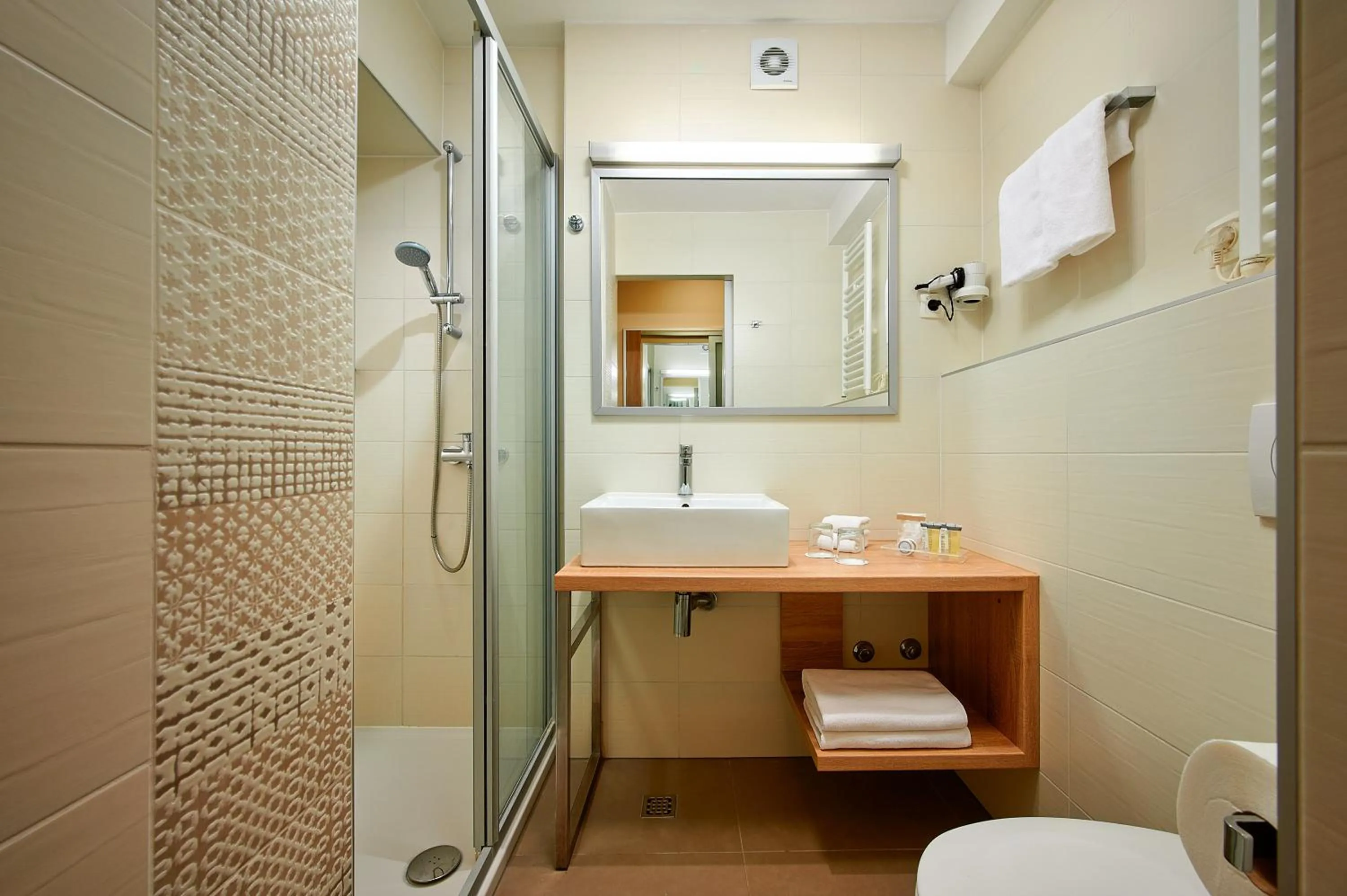 Bathroom in Hotel Pinija