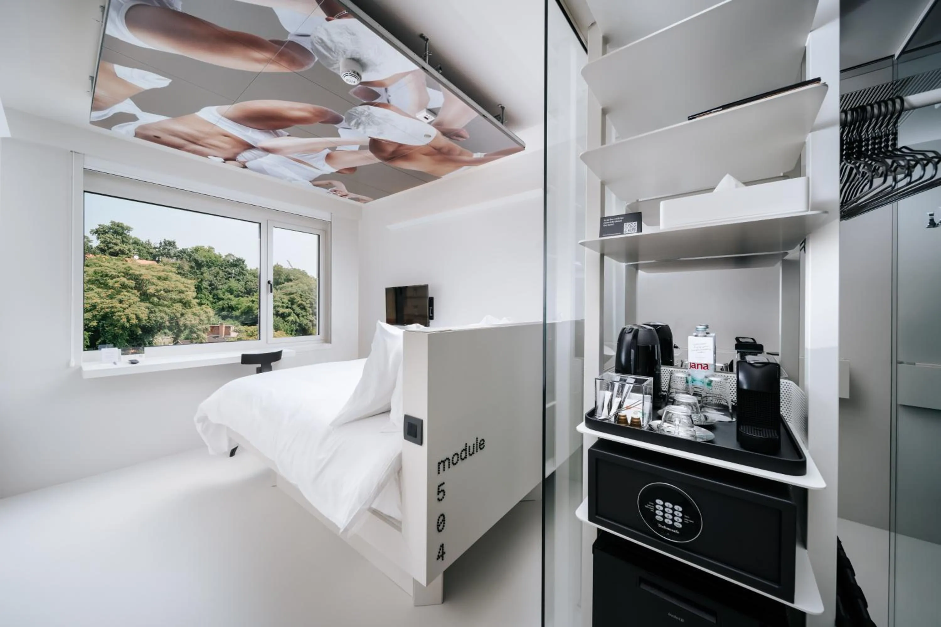 Bedroom, Bed in Stellar Boutique Modules by Maistra City Vibes