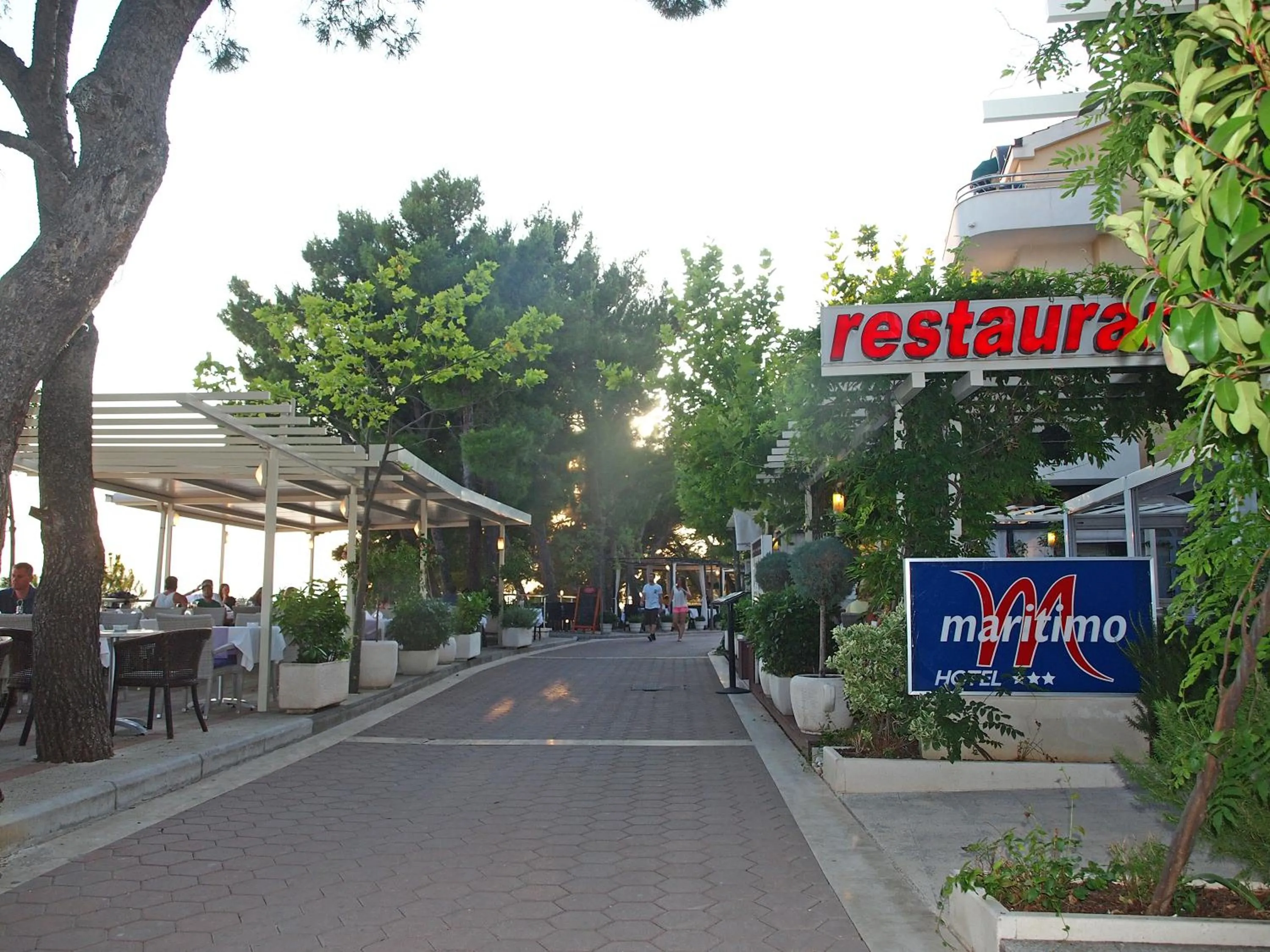 Food and drinks in Hotel Maritimo