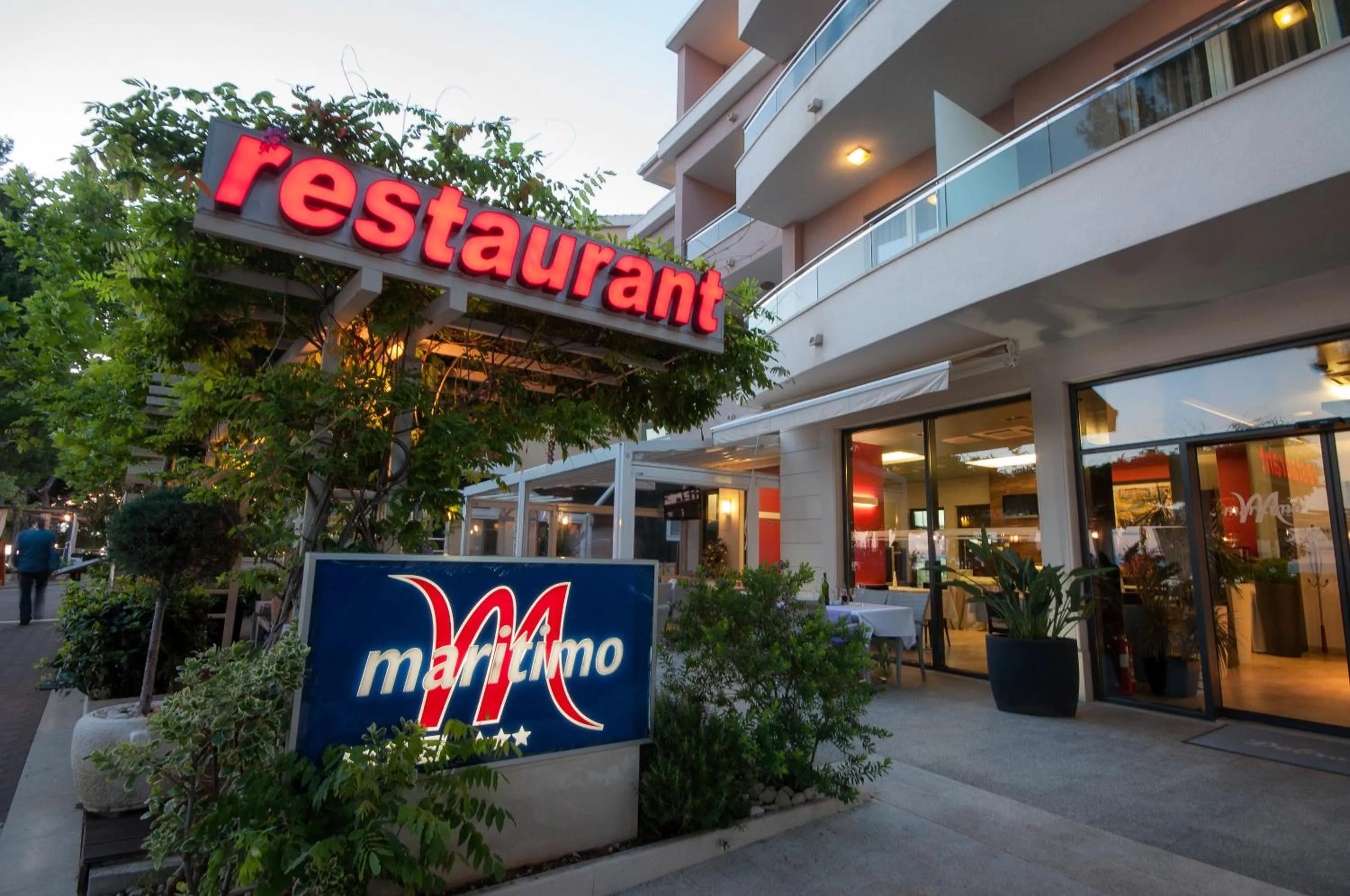 Property building in Hotel Maritimo