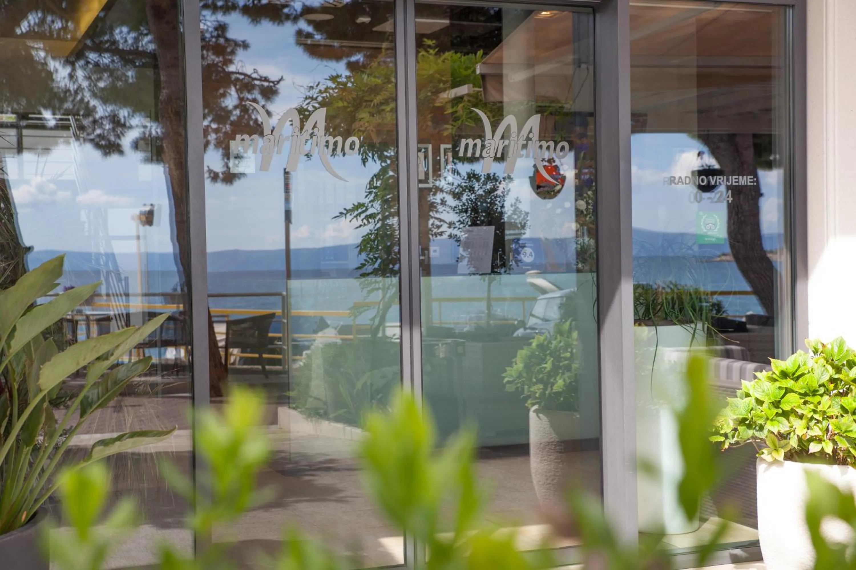 Facade/entrance in Hotel Maritimo