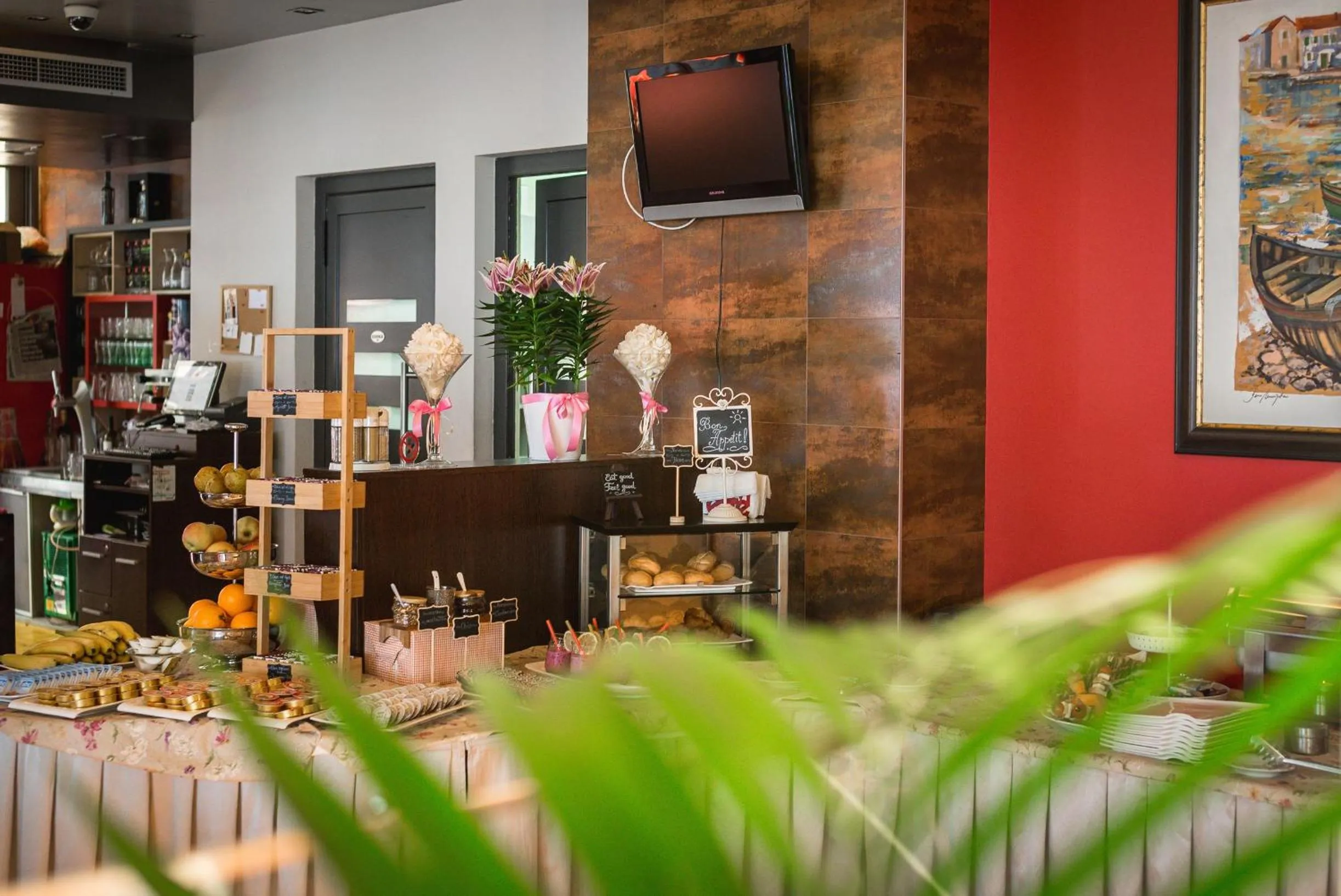 Restaurant/places to eat in Hotel Maritimo