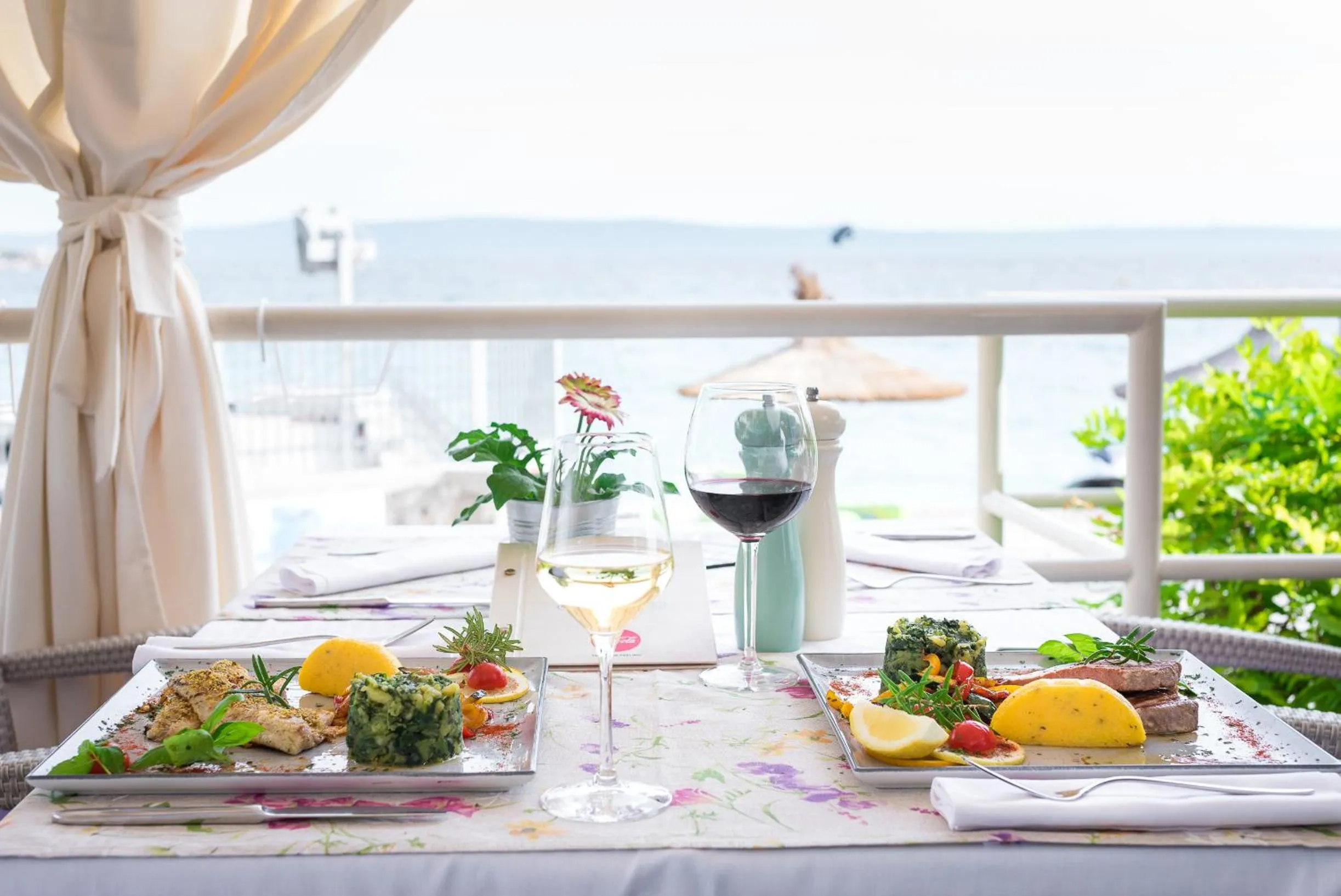 Food and drinks in Hotel Maritimo