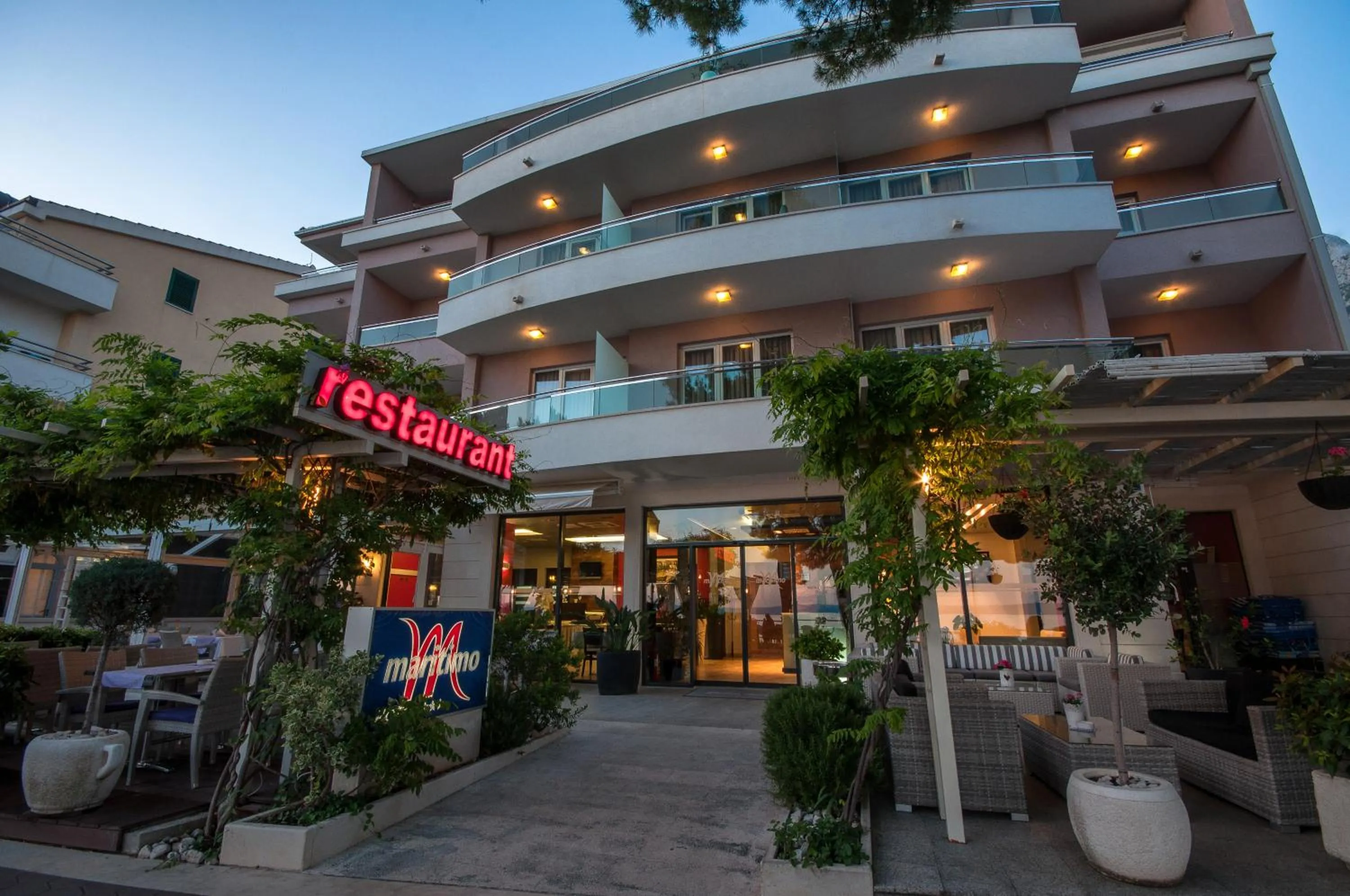 Property building in Hotel Maritimo