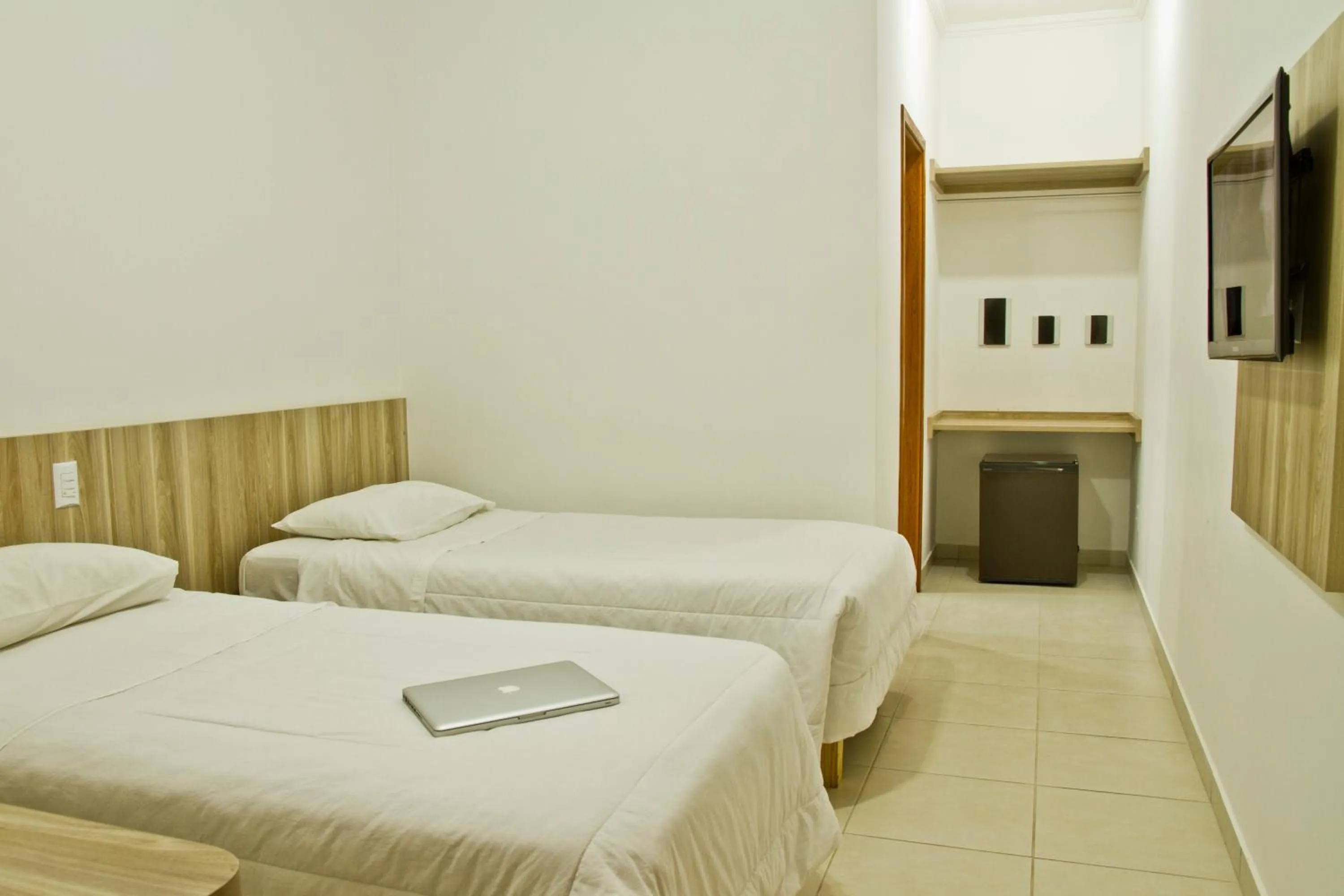 Photo of the whole room in Eden Park Hotel