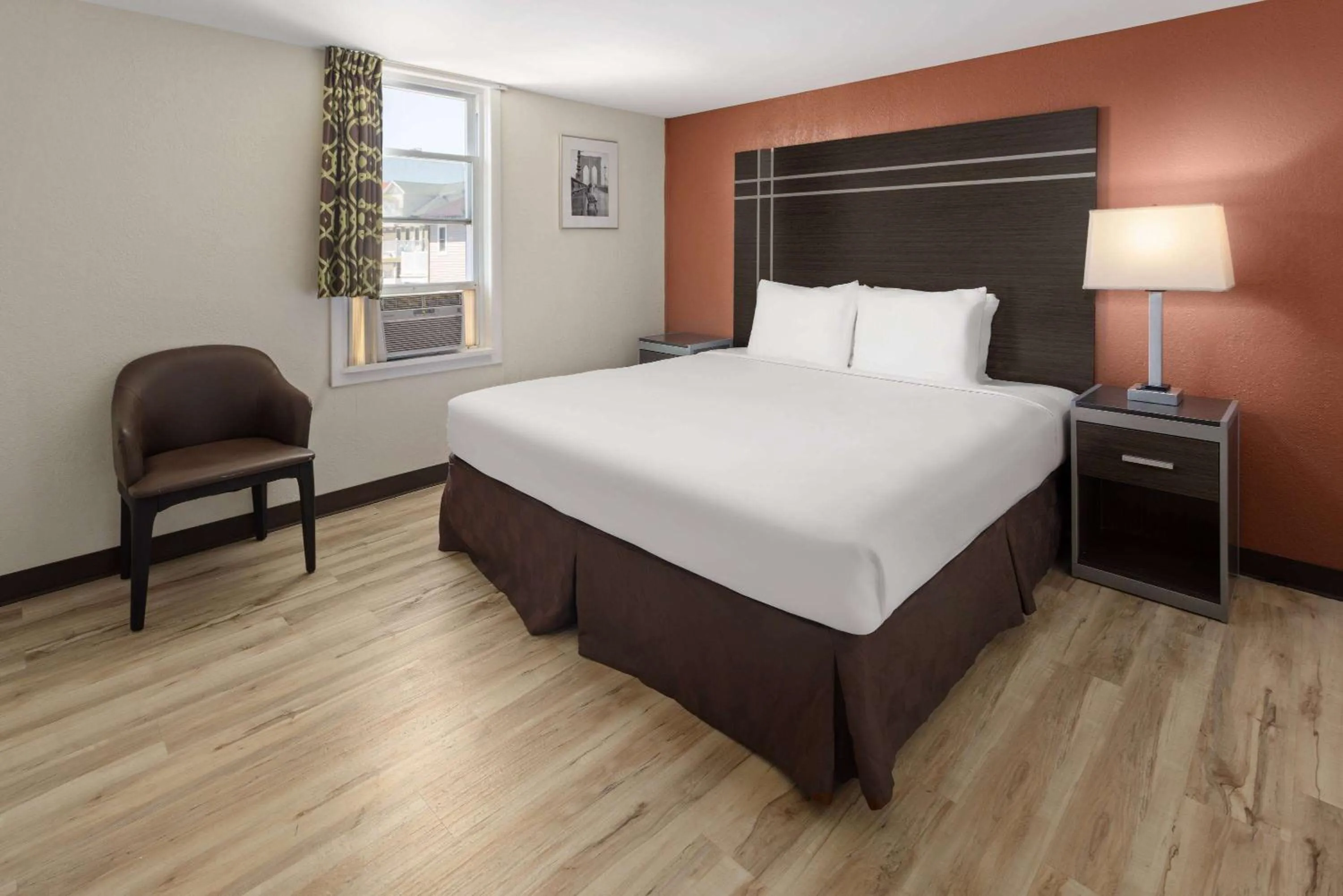 Photo of the whole room, Bed in Wildwood Inn Hotel Travelodge Beach & Boardwalk