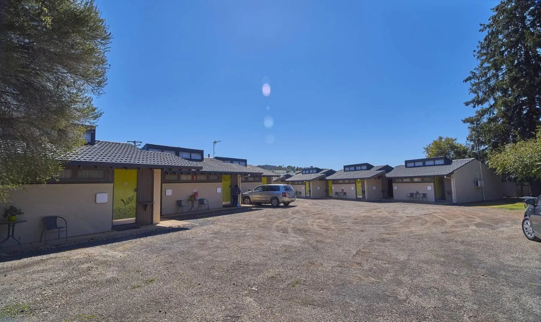 Bird's eye view in The Apple Inn