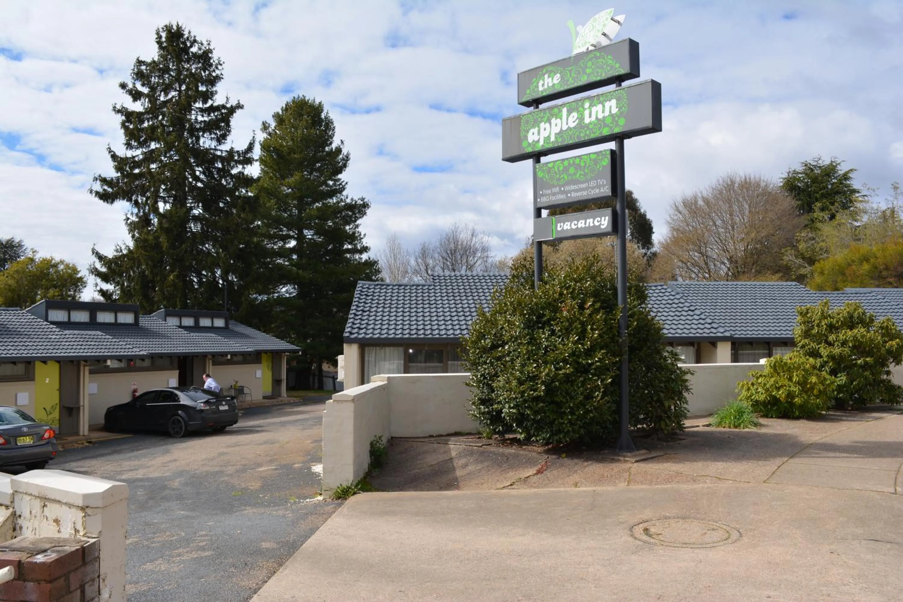 Facade/entrance in The Apple Inn