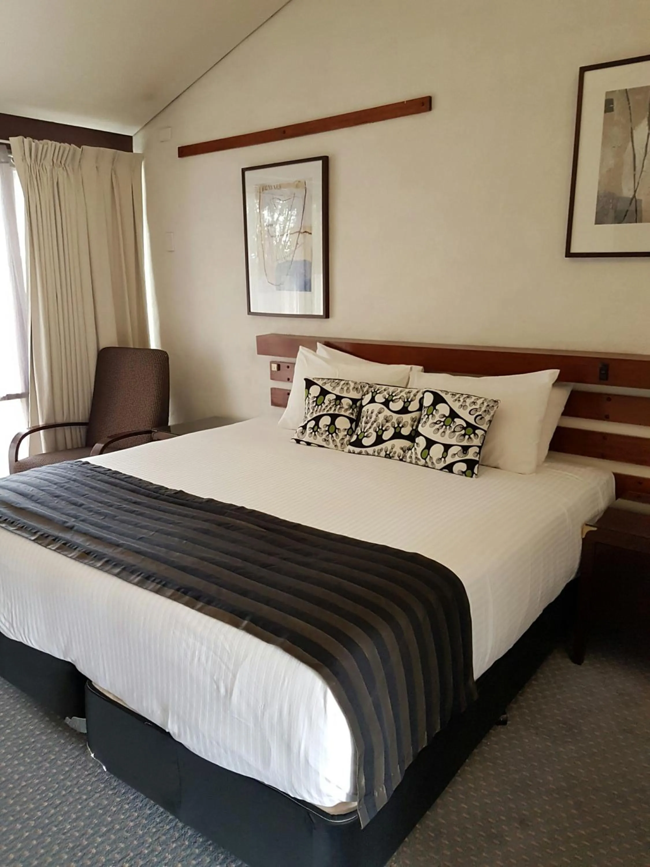 Photo of the whole room, Bed in The Apple Inn