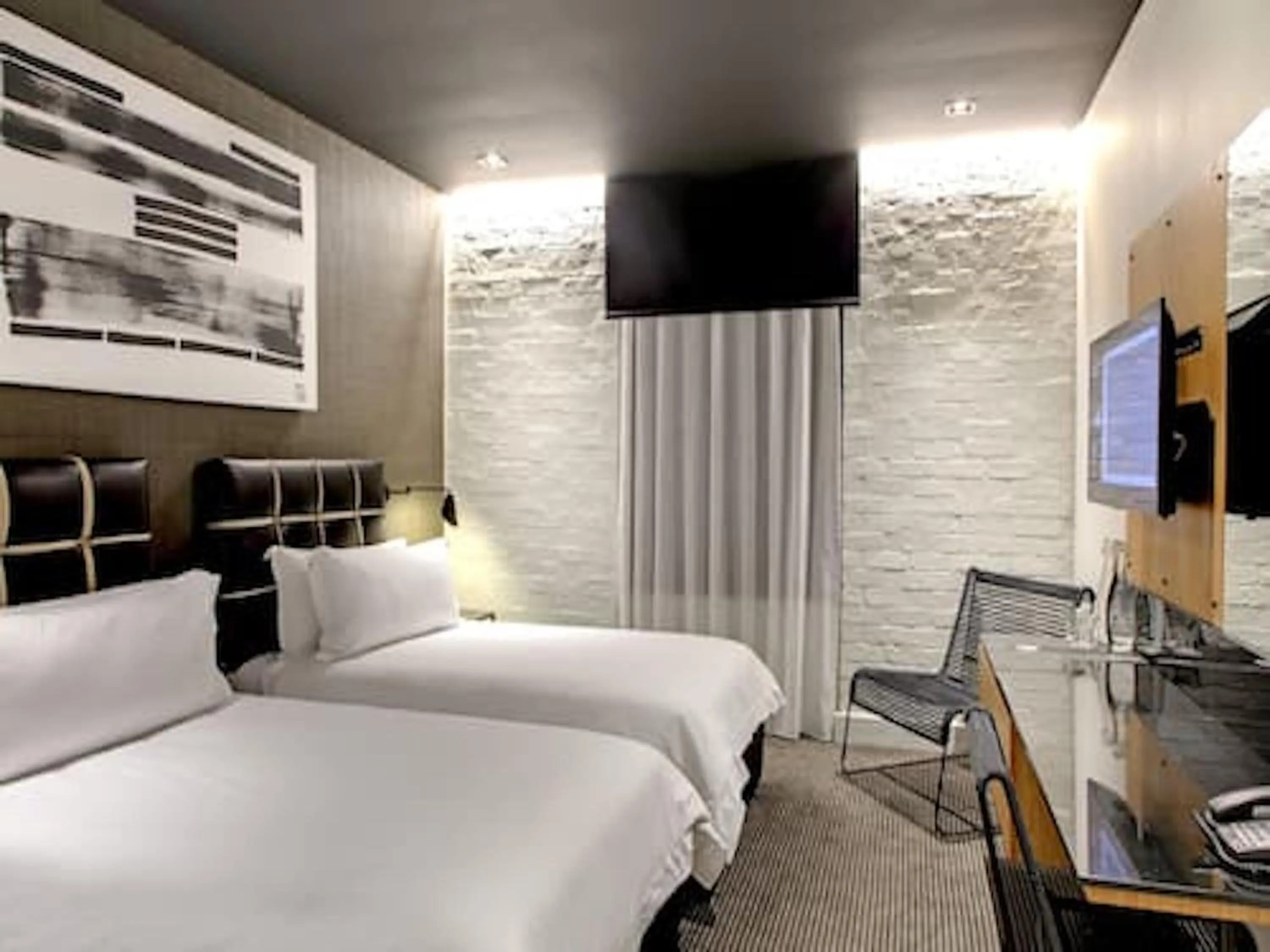 Bedroom, Bed in Century City Hotel Urban Square