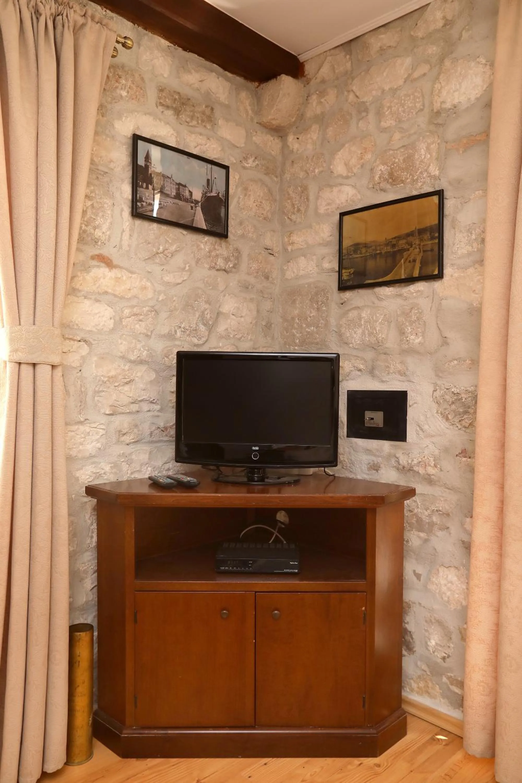TV and multimedia in Villa Carrara