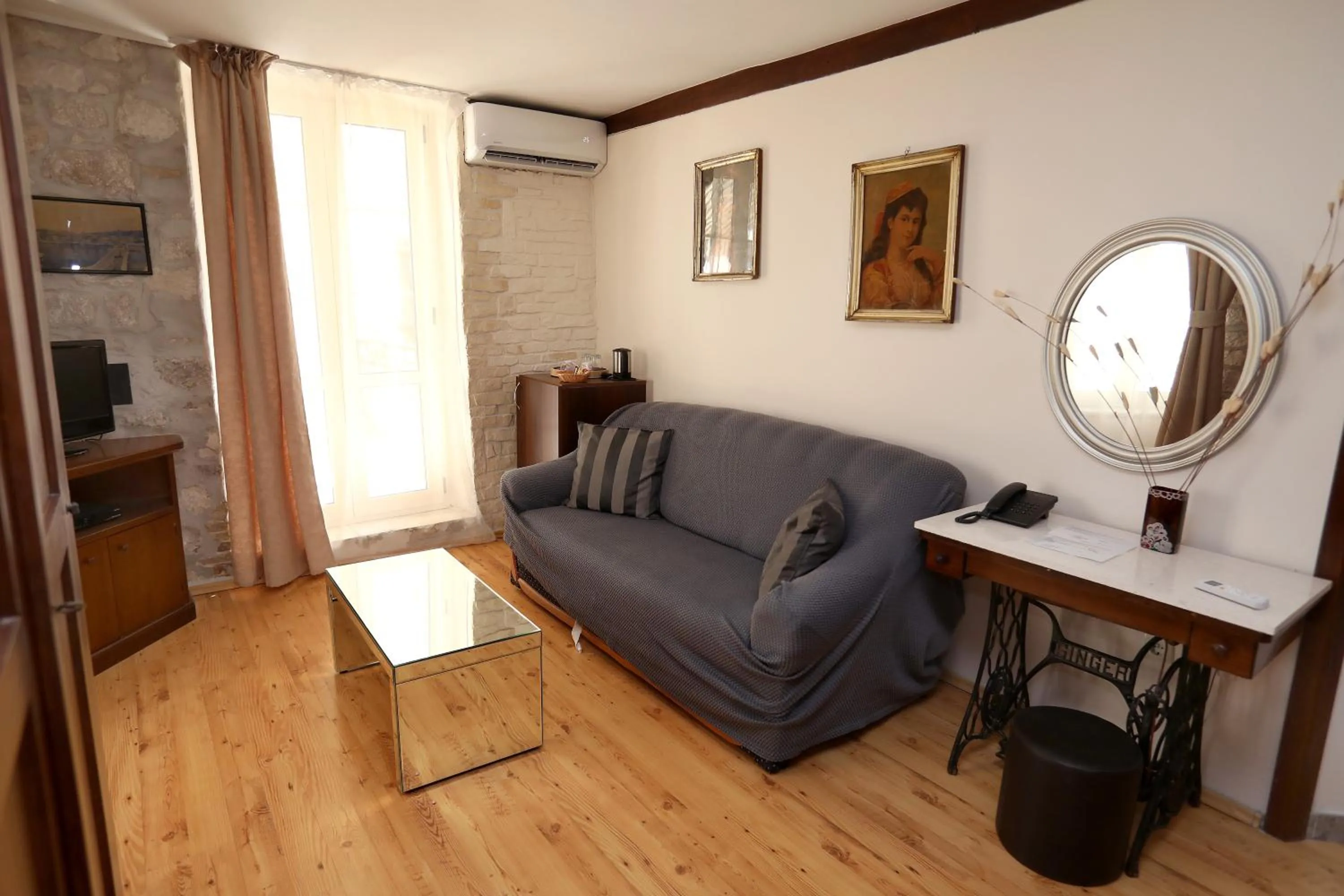 Seating area in Villa Carrara