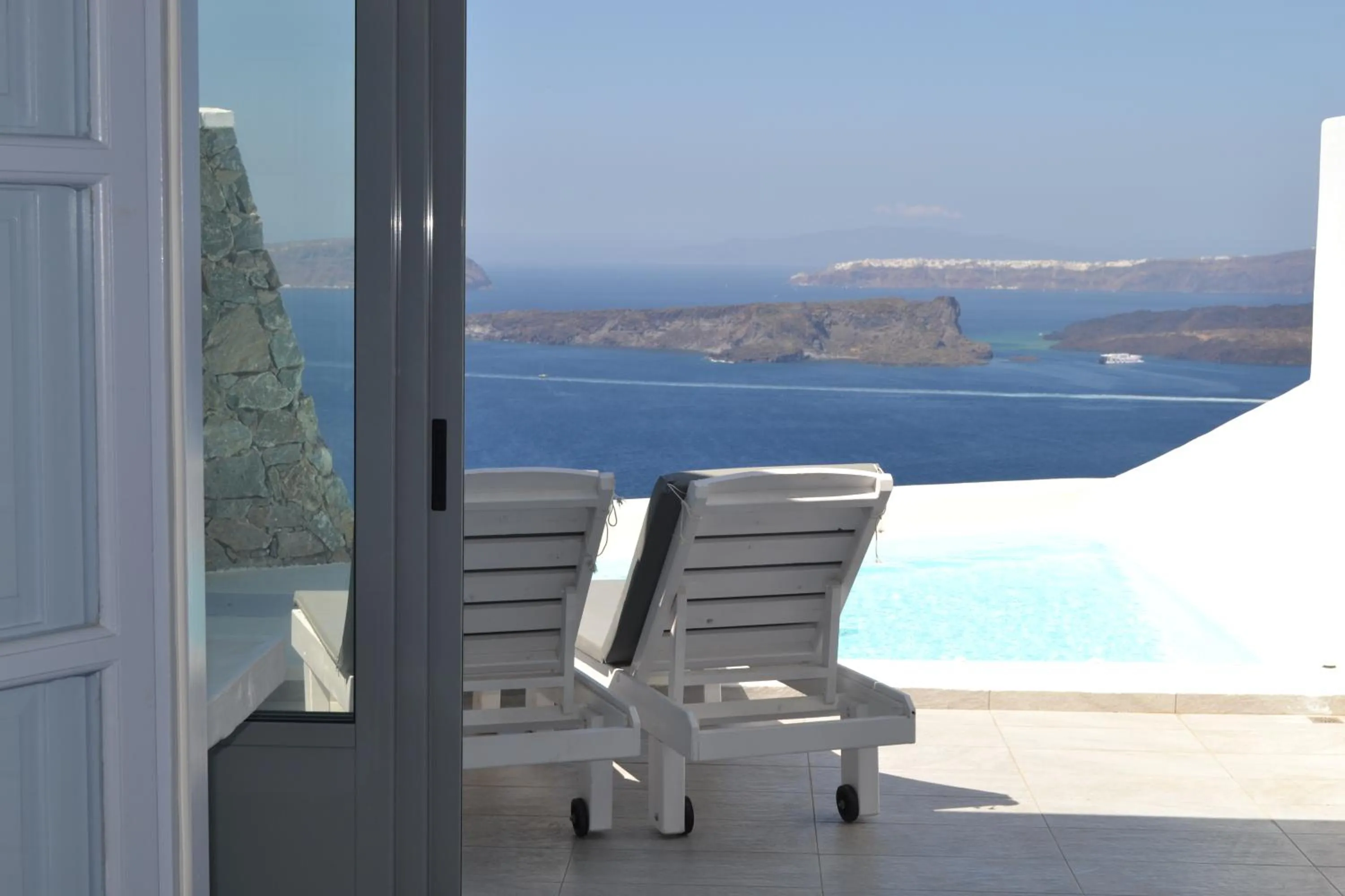 Sea view in Maison Des Lys - Luxury Suites
