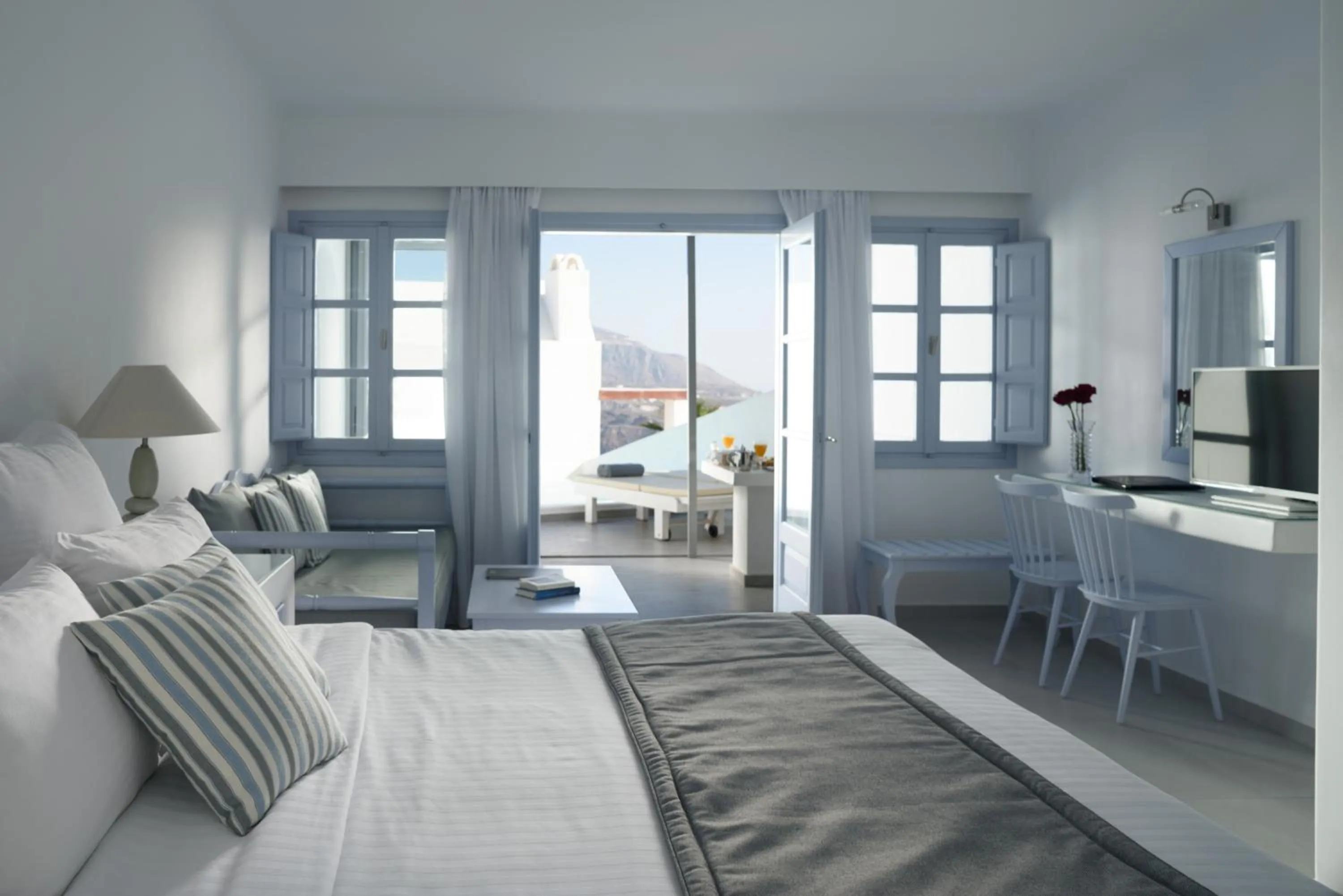 Bedroom, Bed in Maison Des Lys - Luxury Suites