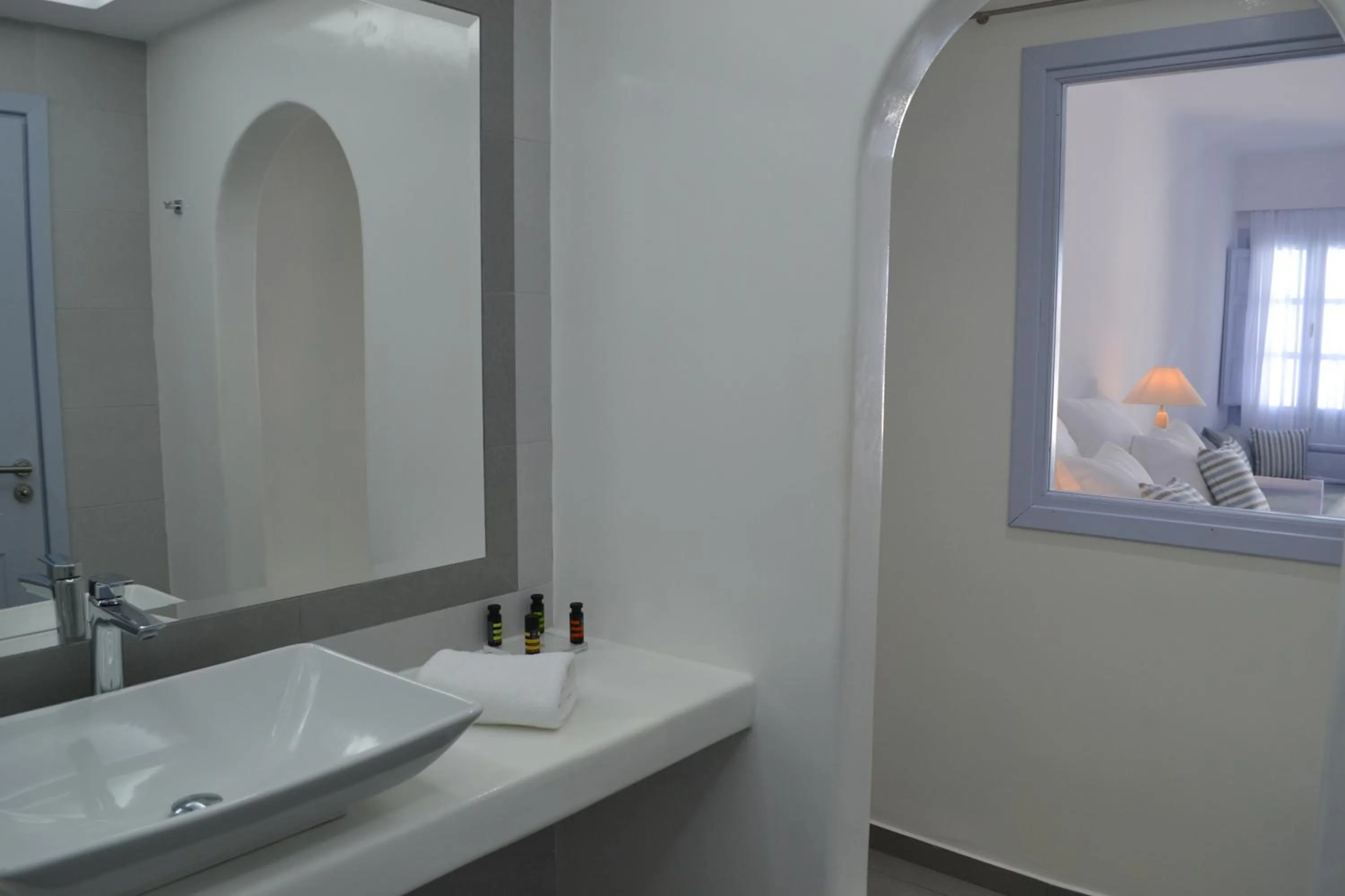 Bathroom in Maison Des Lys - Luxury Suites