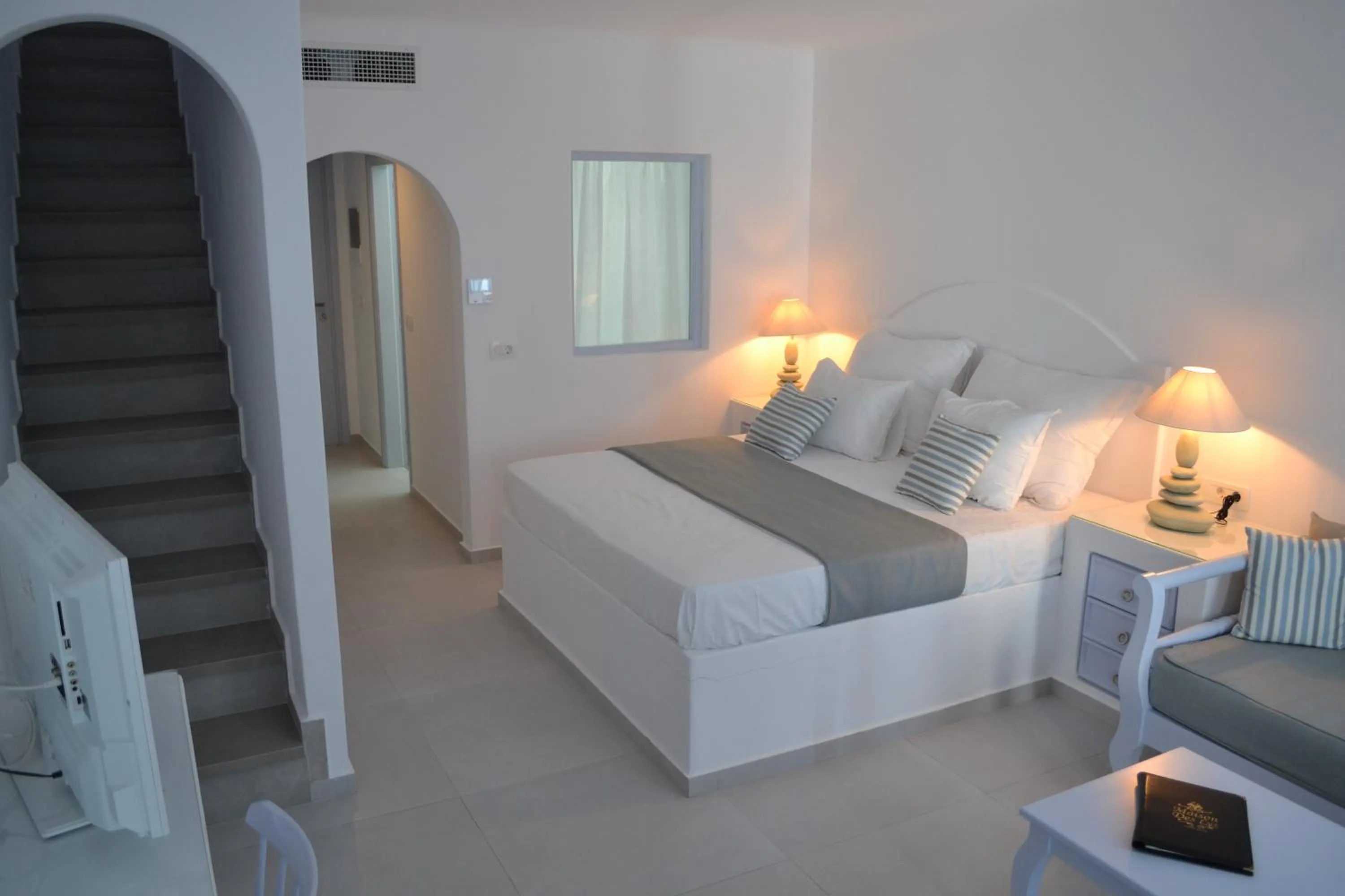Bedroom, Bed in Maison Des Lys - Luxury Suites