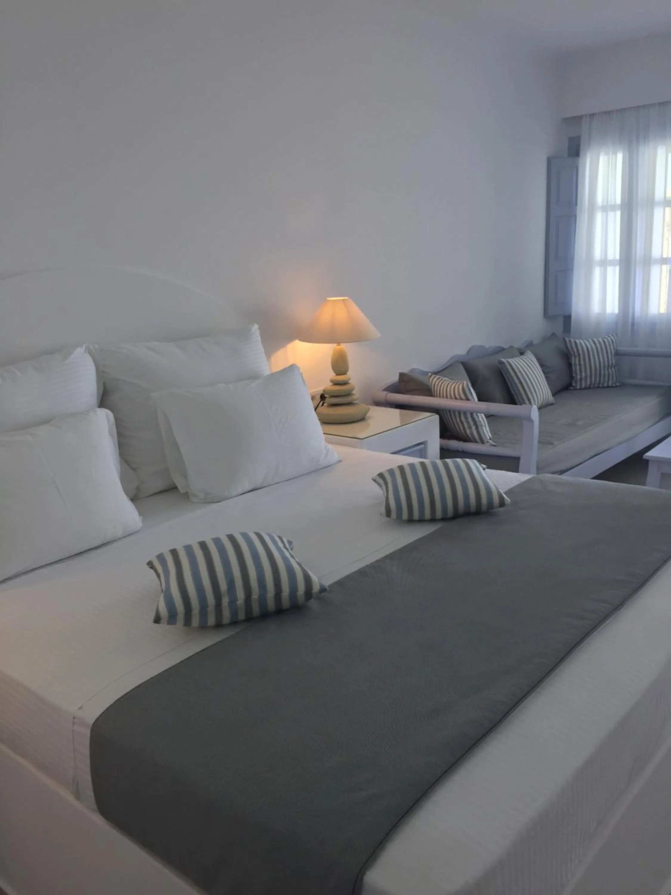 Photo of the whole room, Bed in Maison Des Lys - Luxury Suites