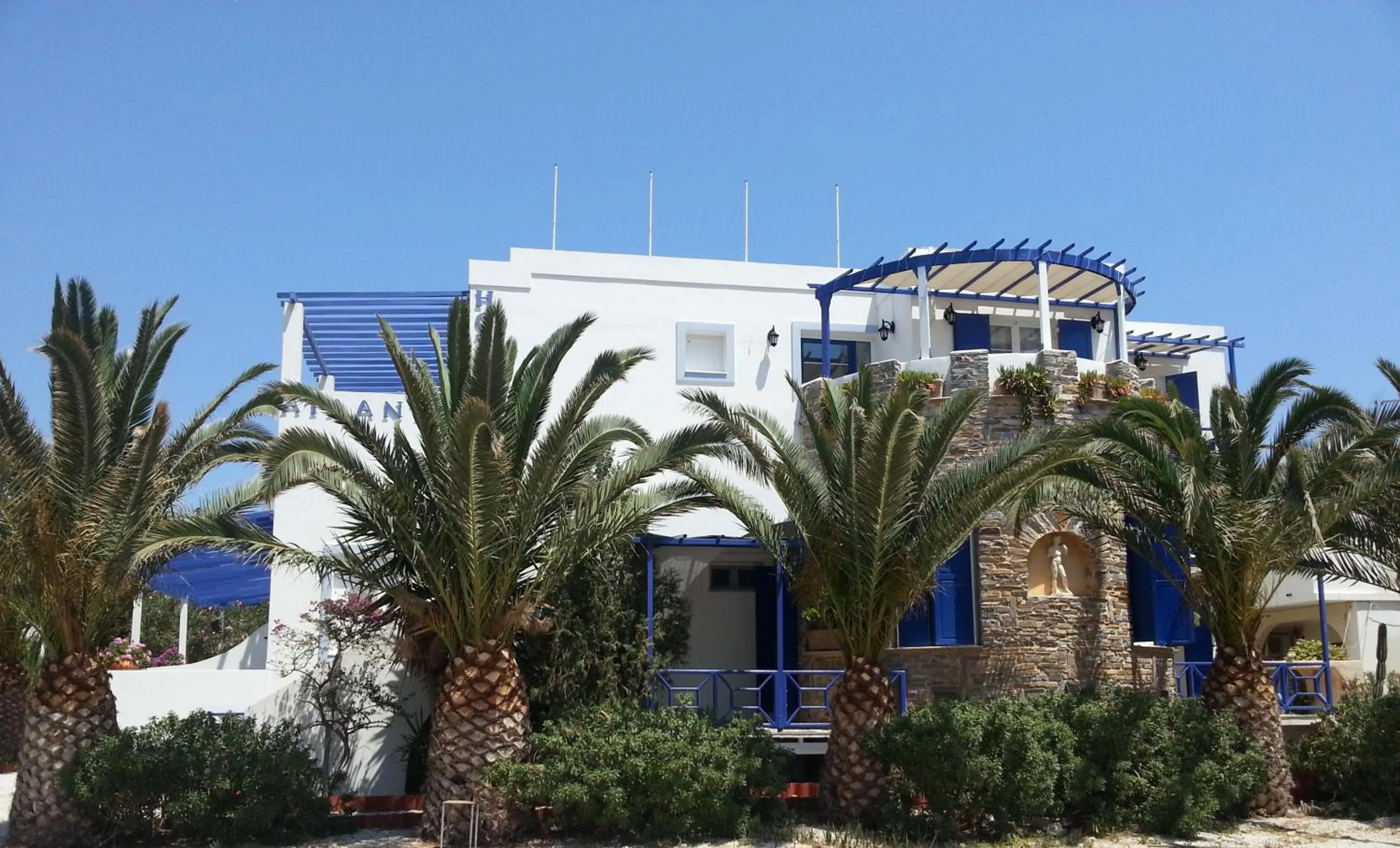 Facade/entrance in Syros Atlantis