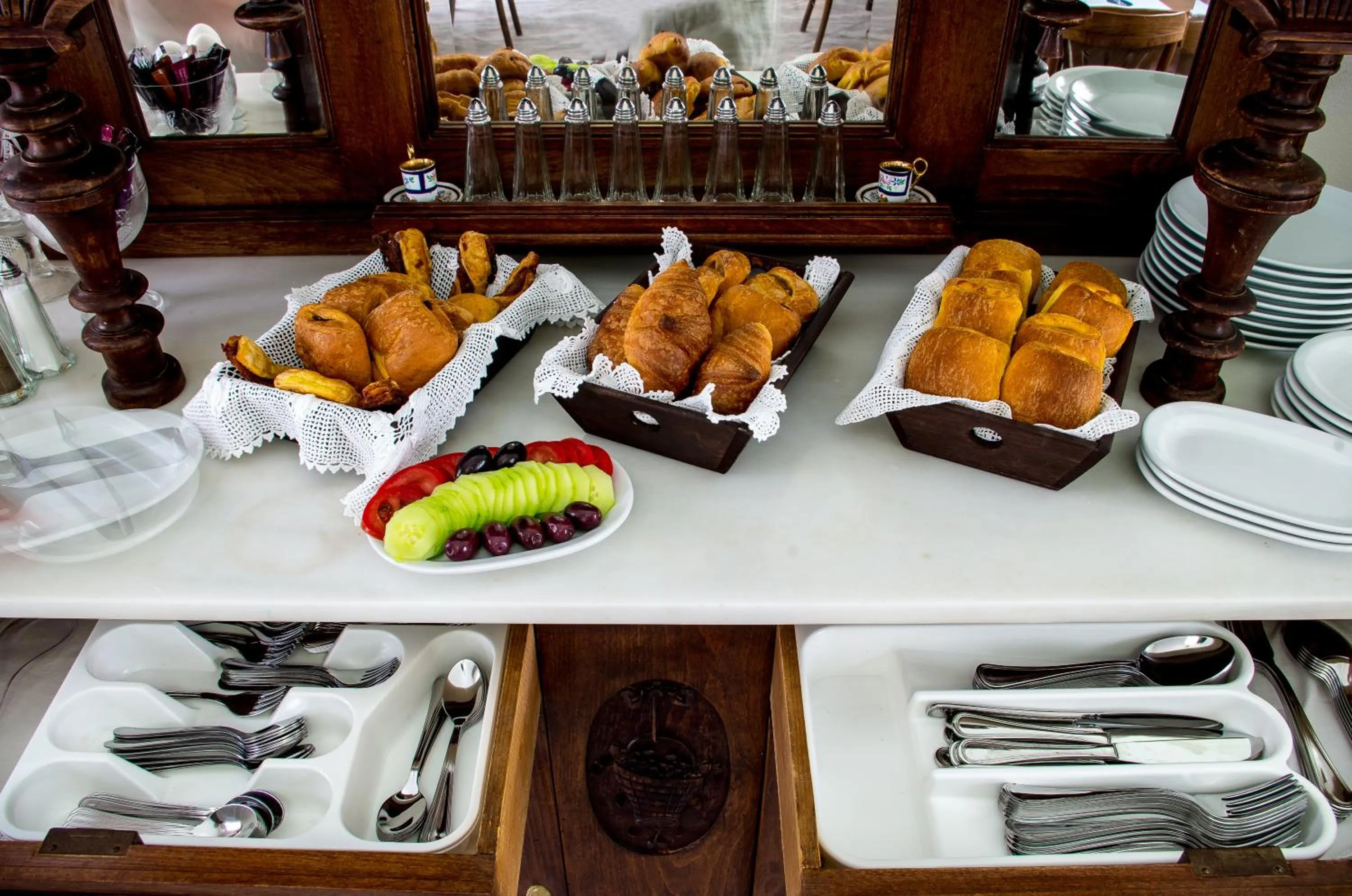 Buffet breakfast in Syros Atlantis