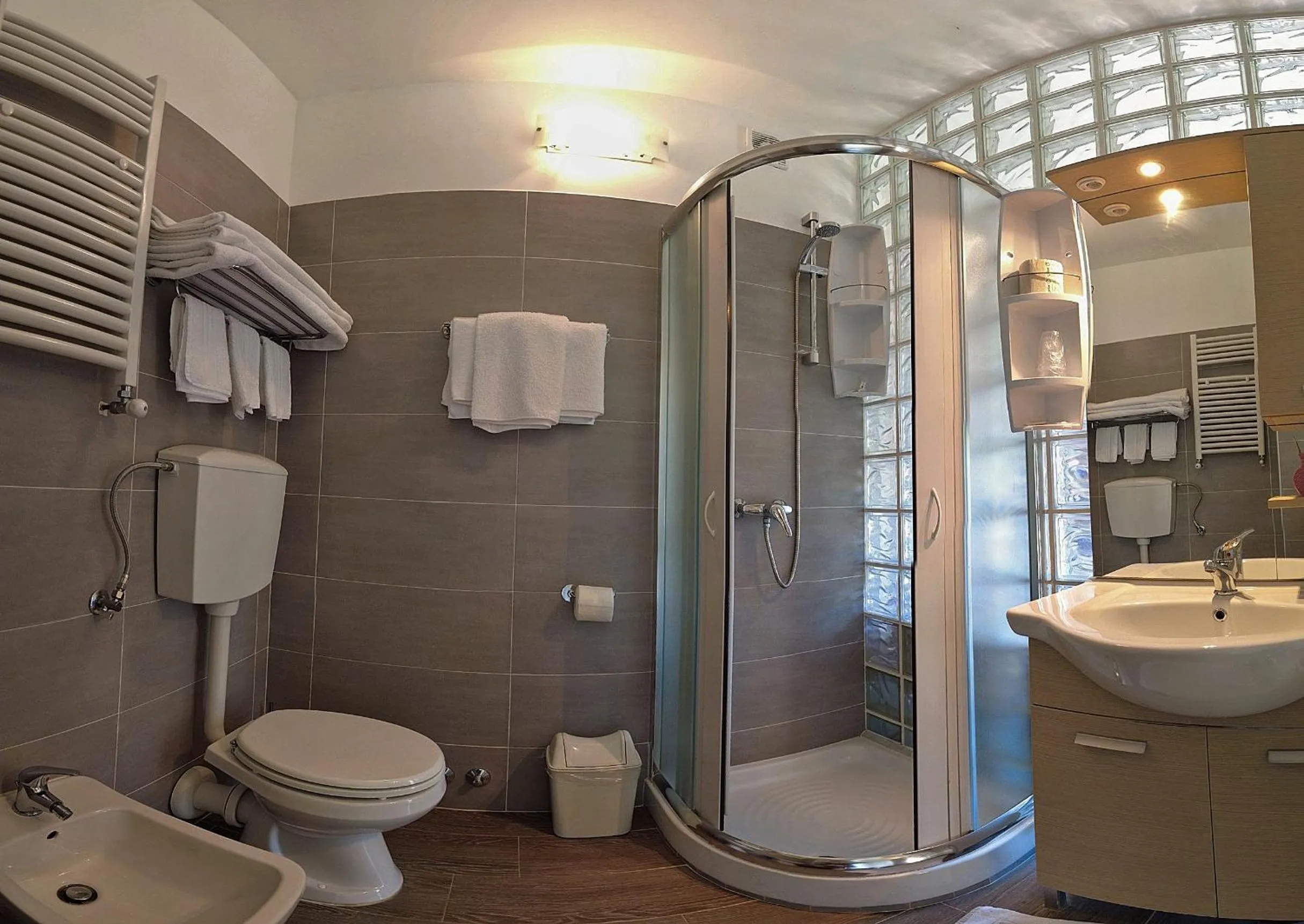 Bathroom in Ristorante Albergo Gerardo Di Masi