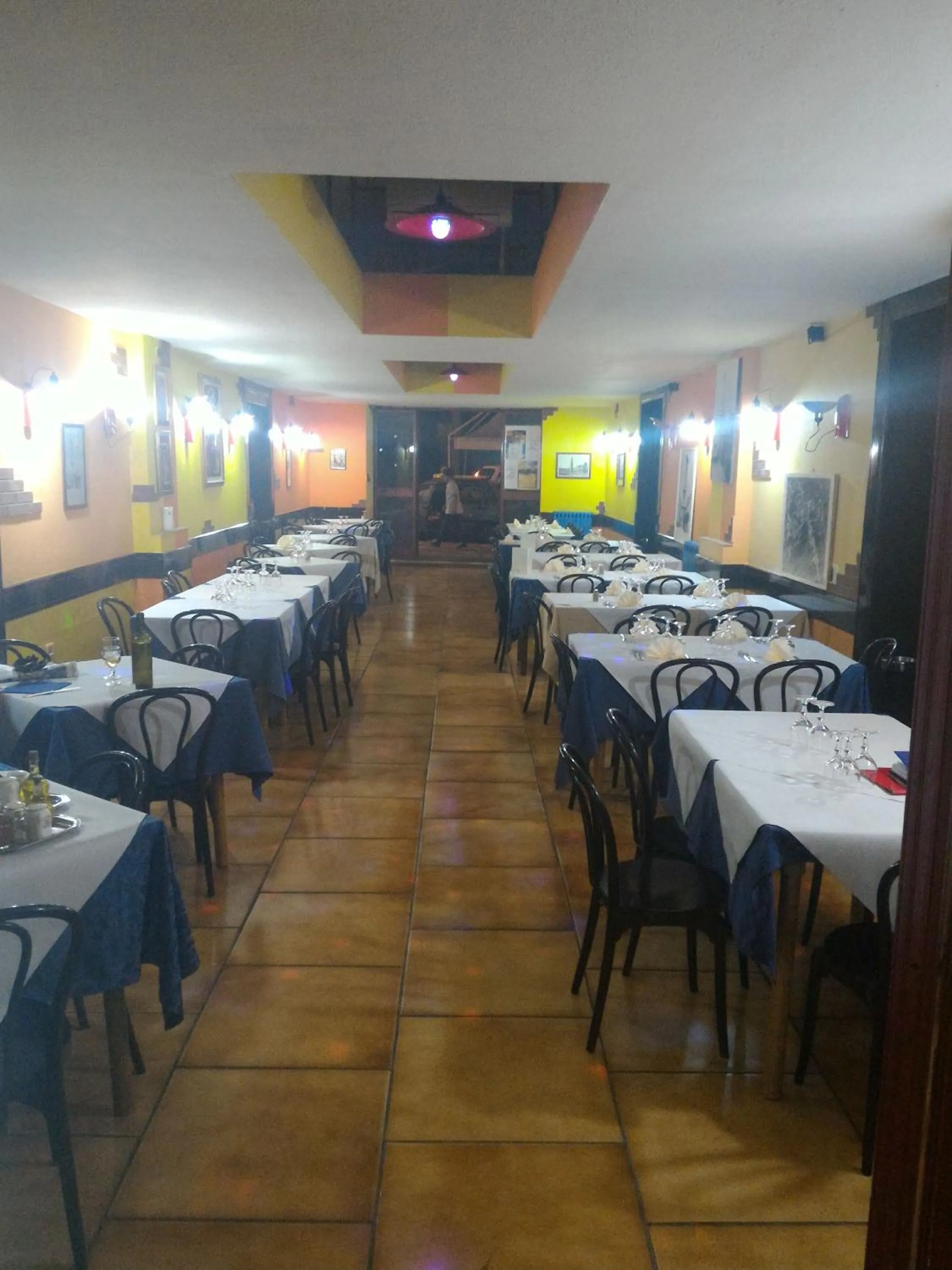 Restaurant/Places to Eat in Hotel Santuario
