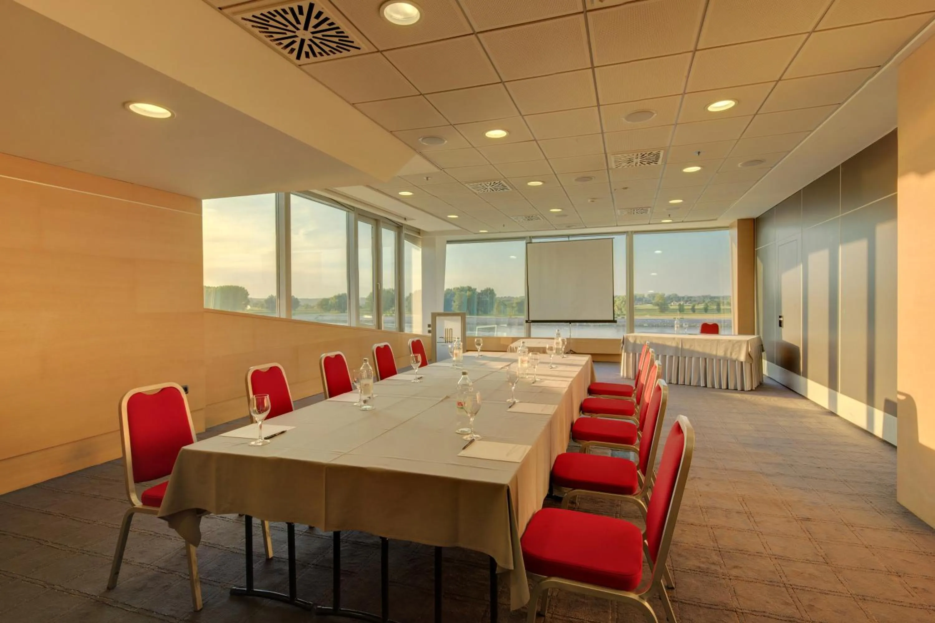 Business facilities in Hotel Osijek