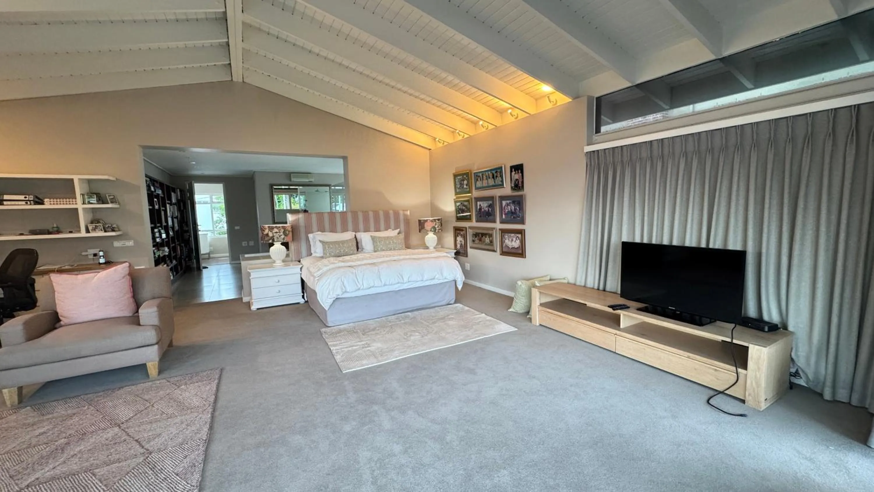 Bed in Thirty On Grace