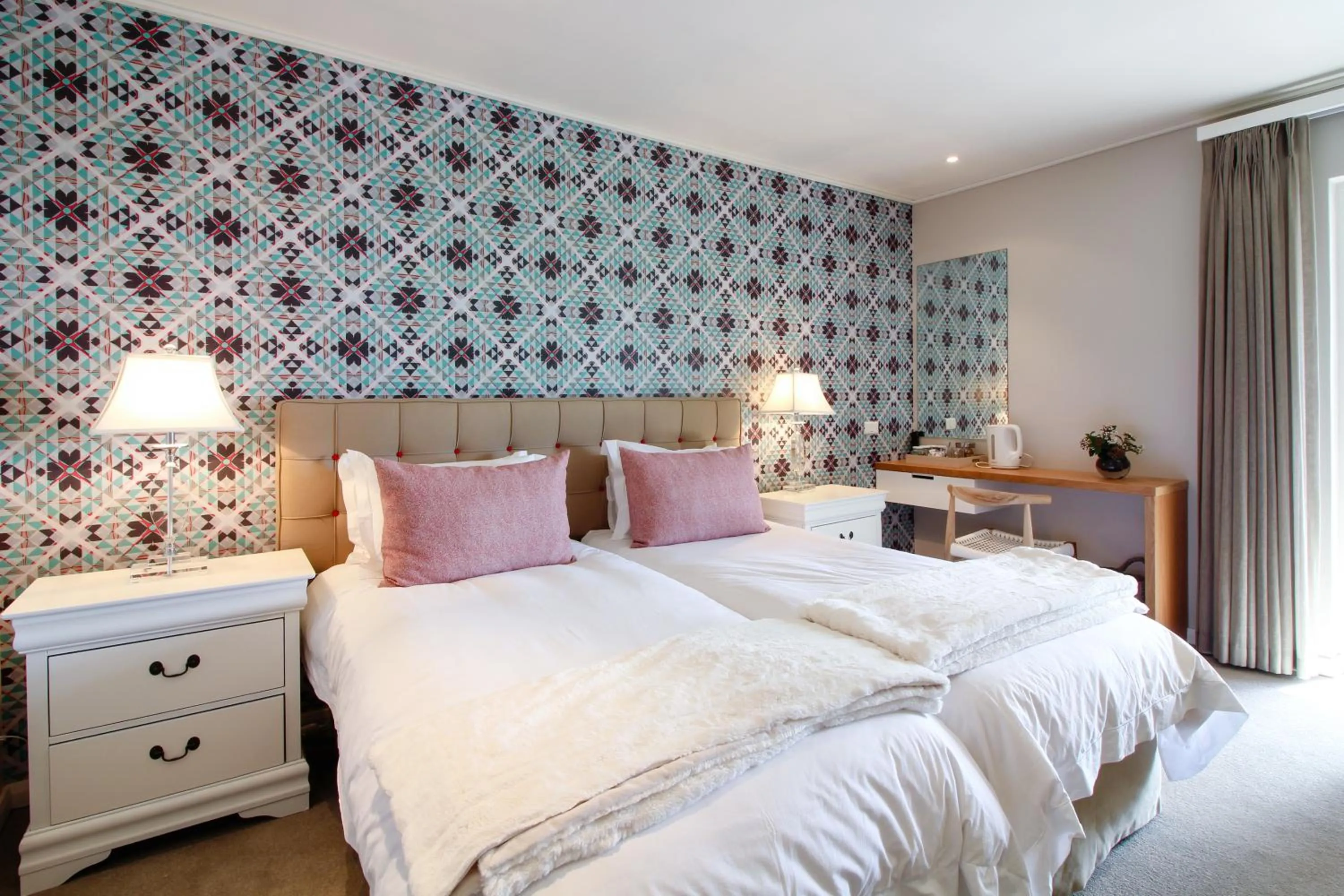 Bed in Thirty On Grace