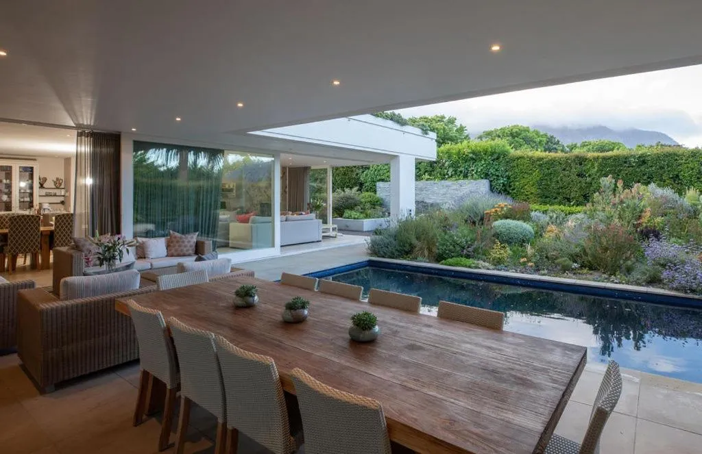 Swimming pool in Thirty On Grace