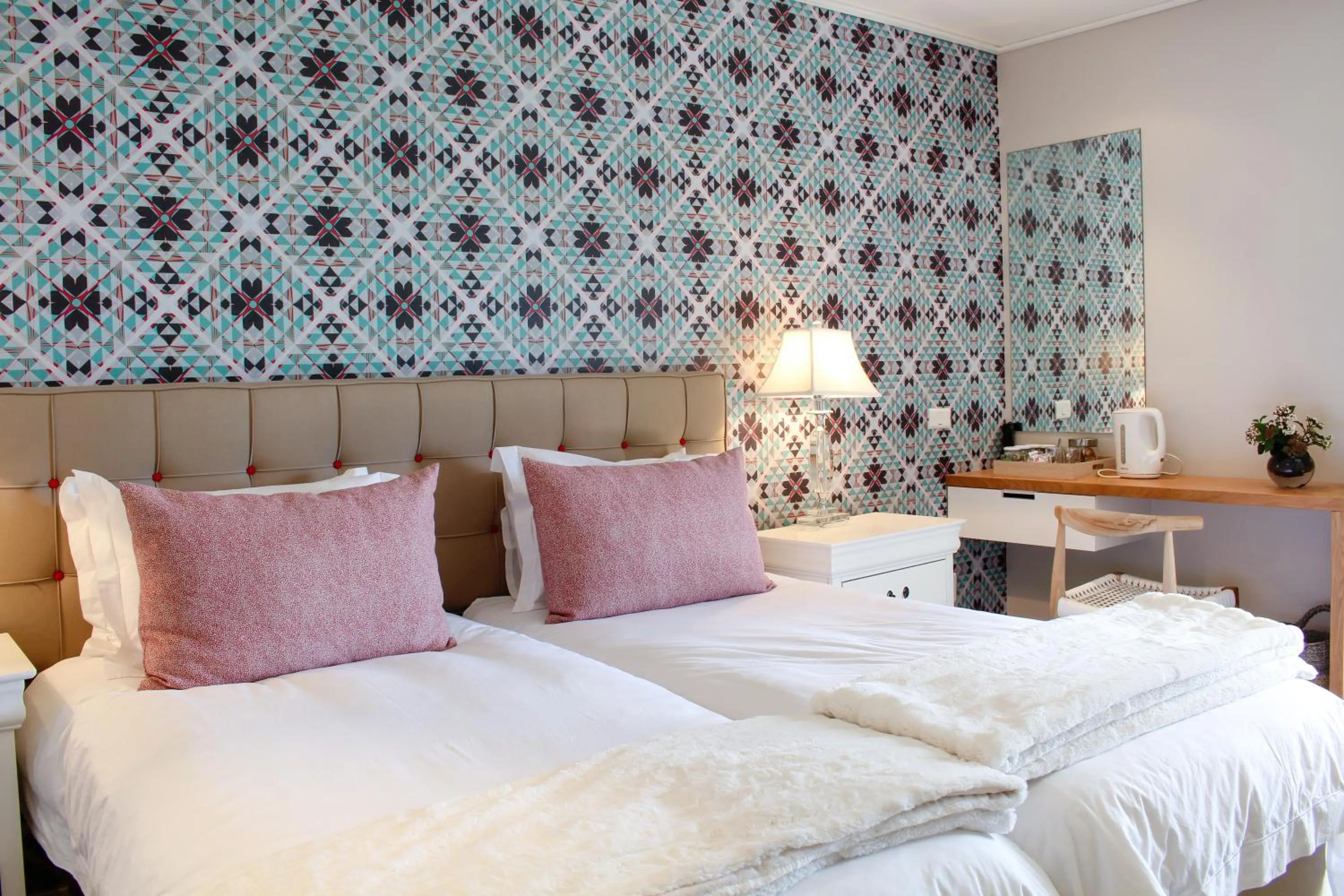 Bed in Thirty On Grace