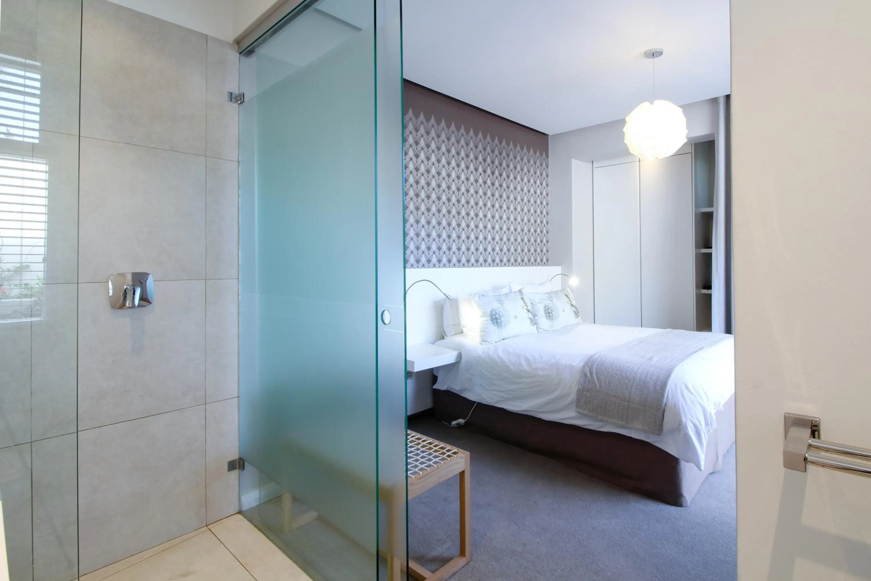 Bed in Thirty On Grace