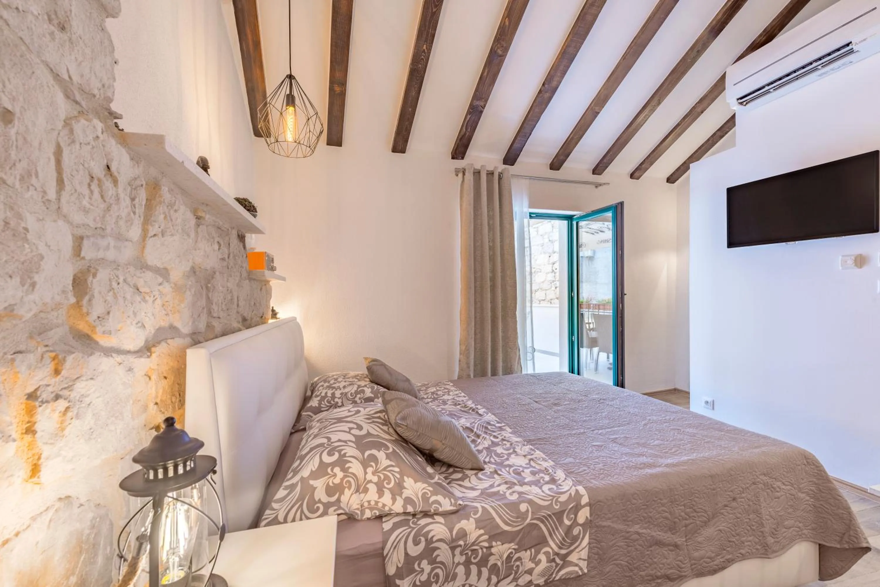 Bed in Apartments & Rooms Dujam