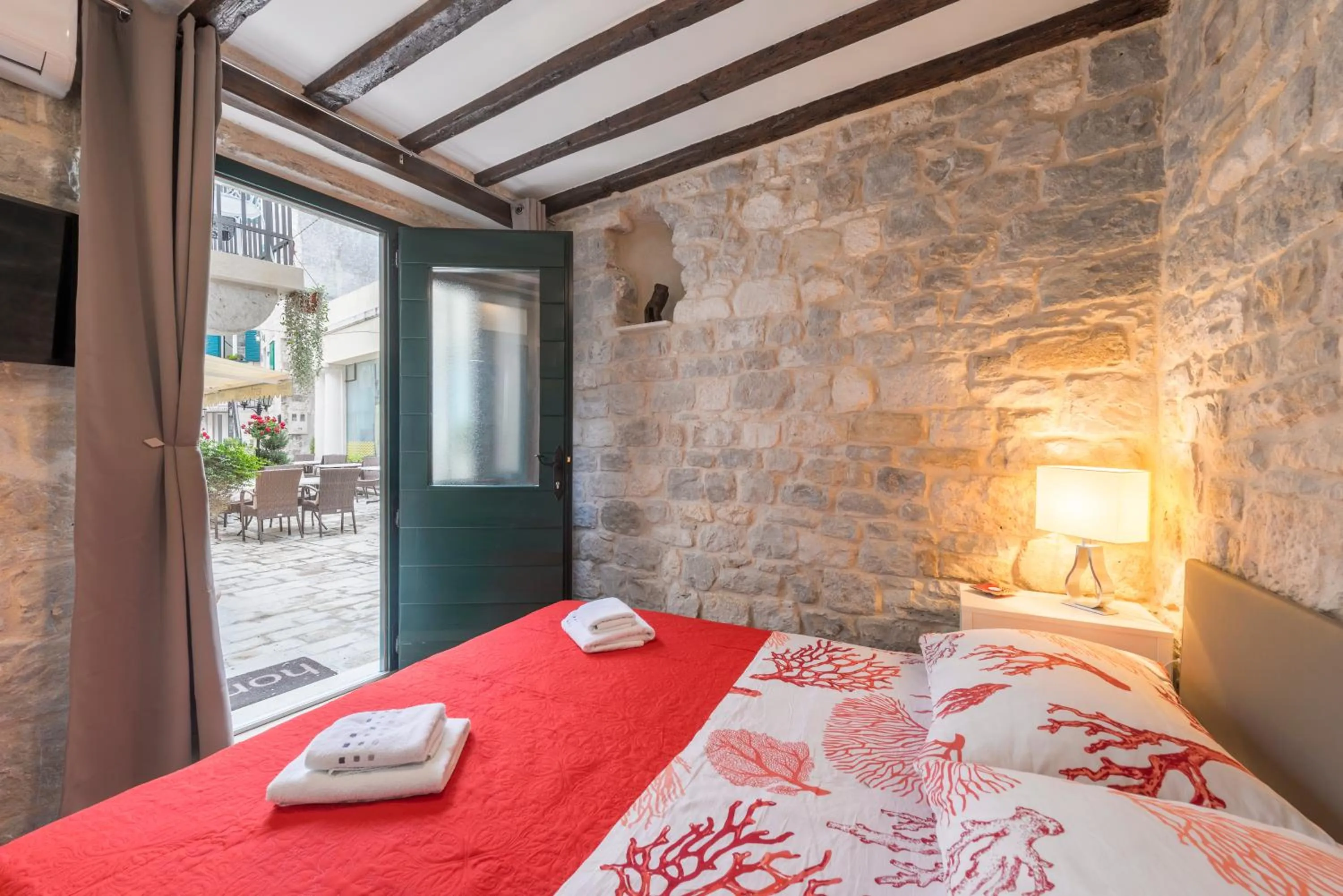 Day, Bed in Apartments & Rooms Dujam