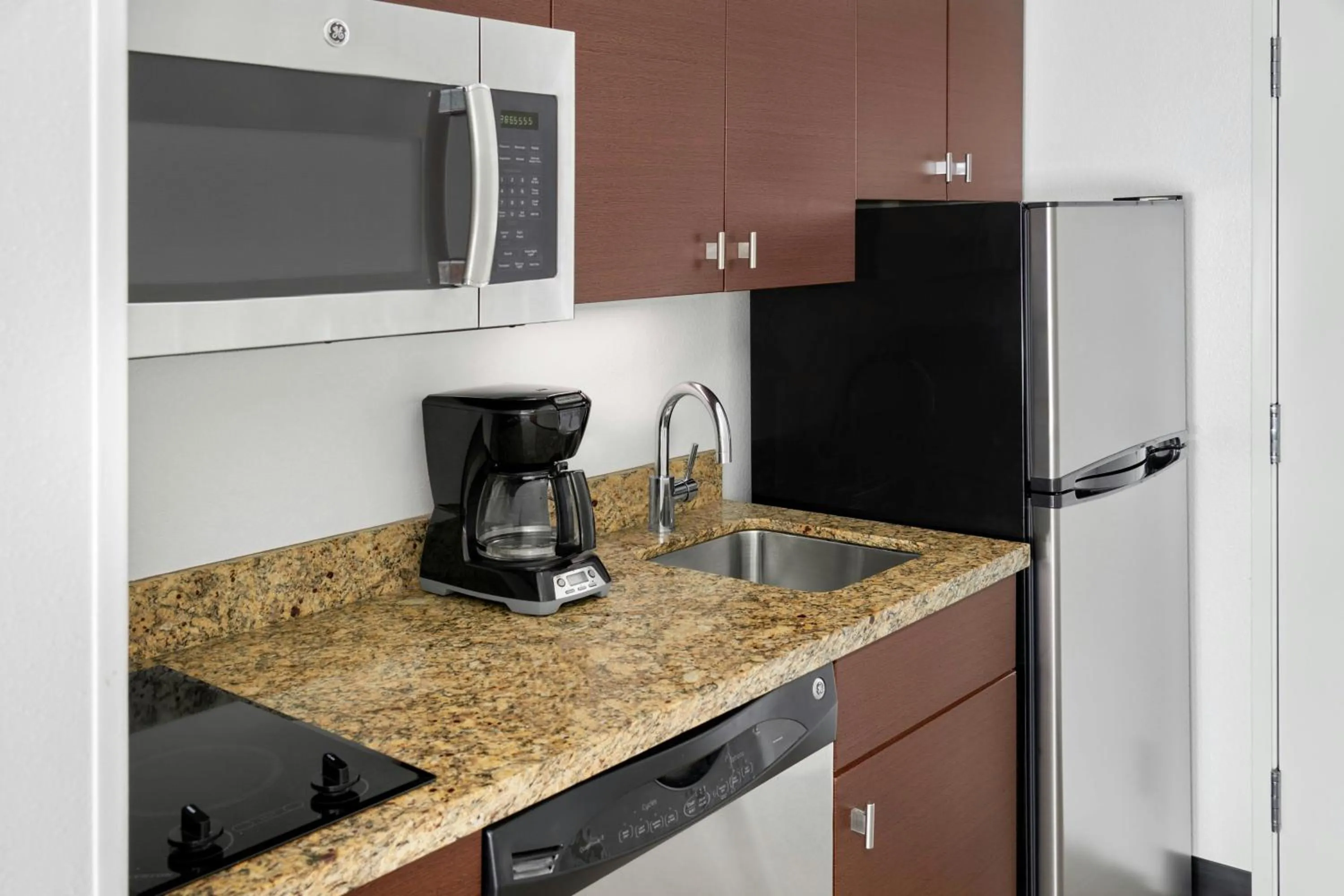 Kitchen or kitchenette in TownePlace Suites by Marriott Detroit Troy
