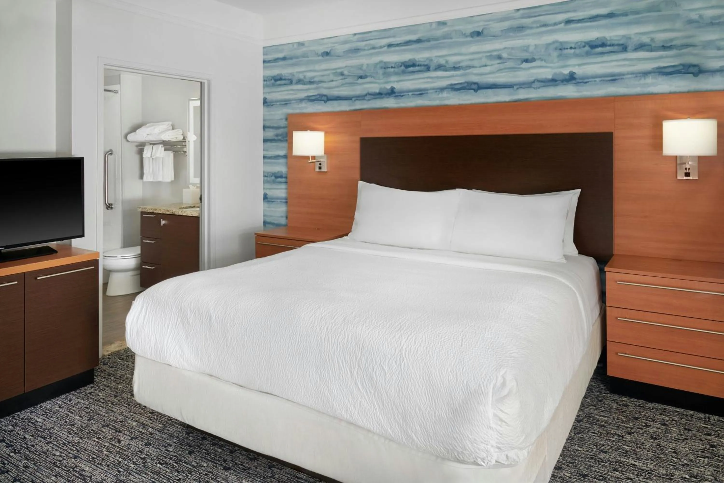 Photo of the whole room, Bed in TownePlace Suites by Marriott Detroit Troy