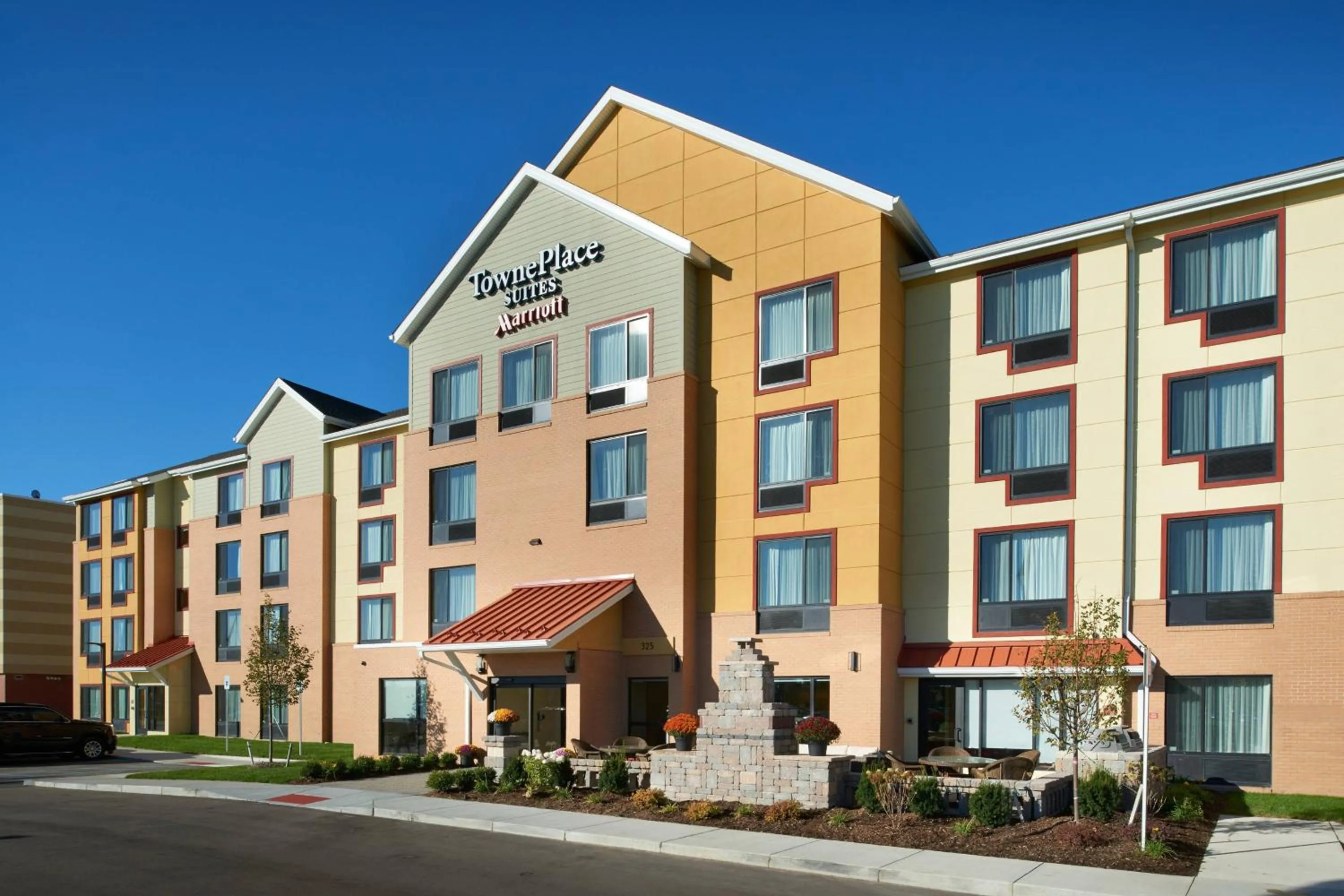 Property building in TownePlace Suites by Marriott Detroit Troy