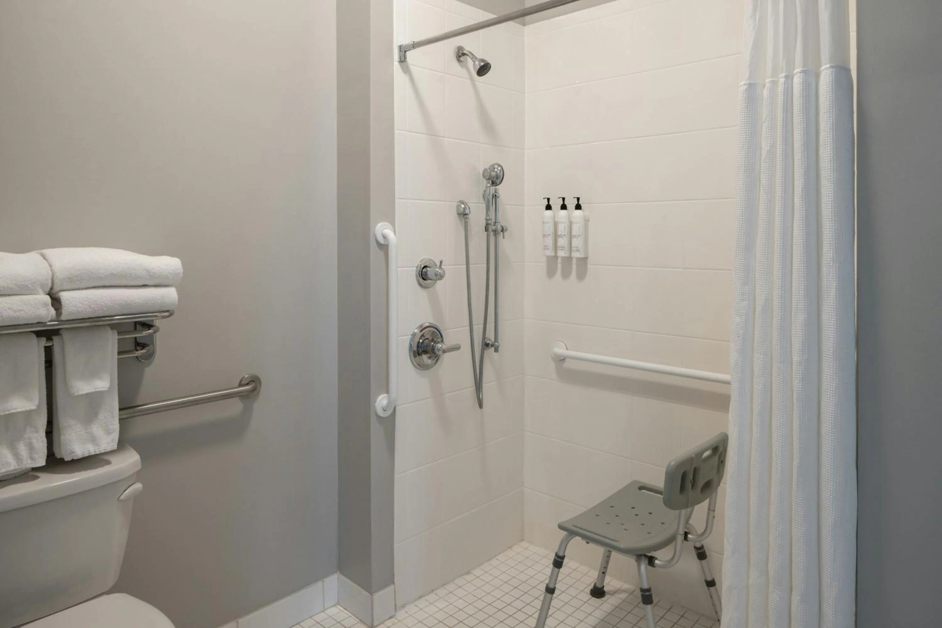 Bathroom in TownePlace Suites by Marriott Huntsville West/Redstone Gateway