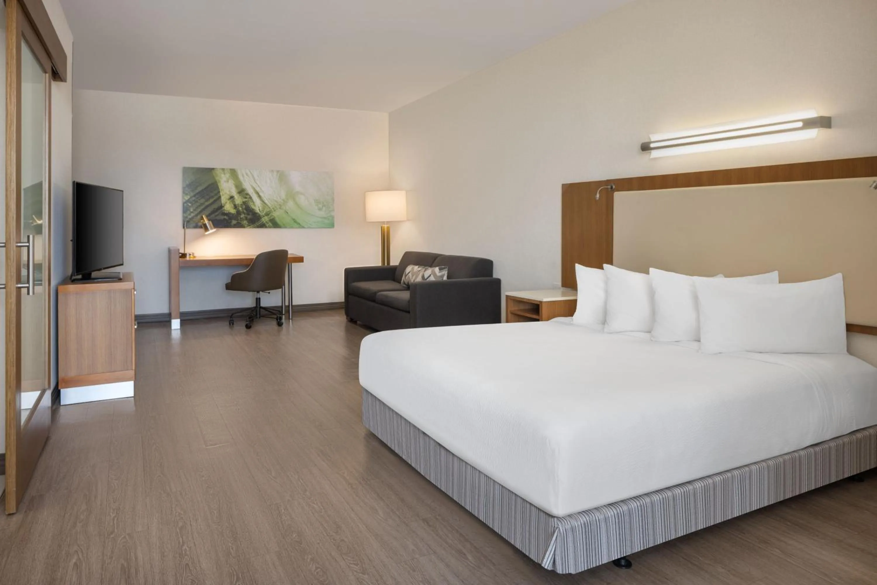 Photo of the whole room, Bed in SpringHill Suites Orange Beach at The Wharf