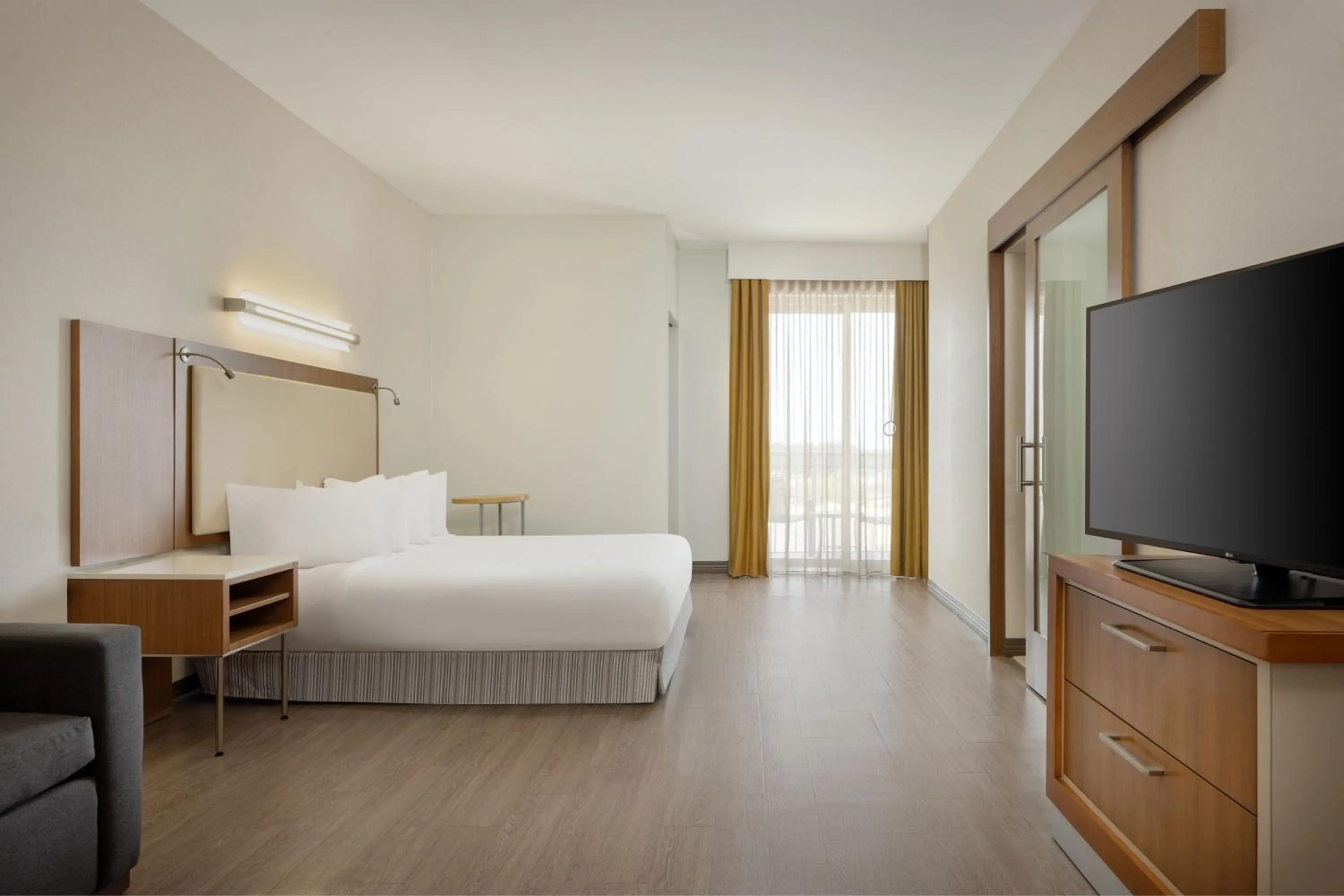 Photo of the whole room, Bed in SpringHill Suites Orange Beach at The Wharf