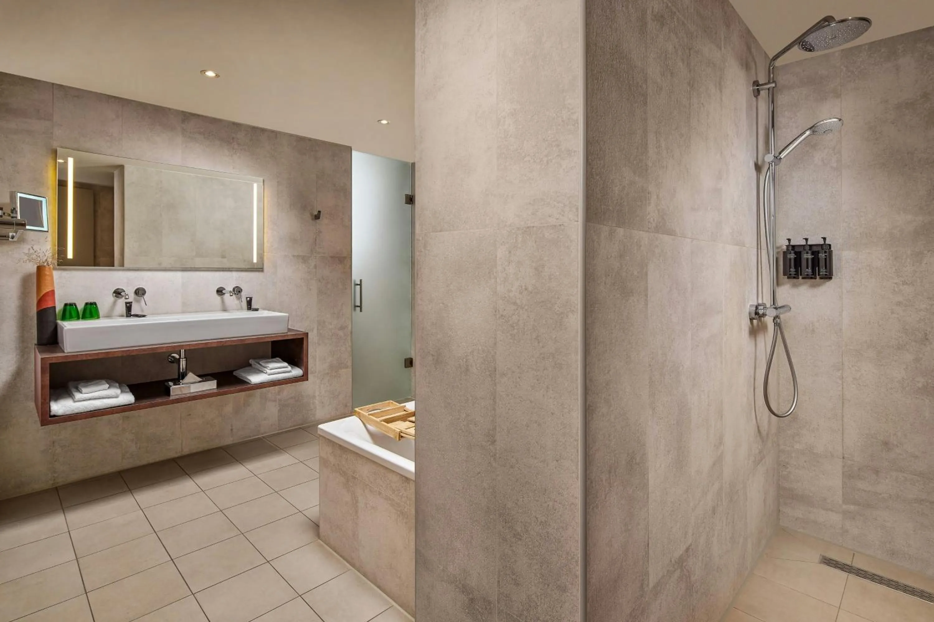 Bathroom in Hotel Nassau Breda, Autograph Collection