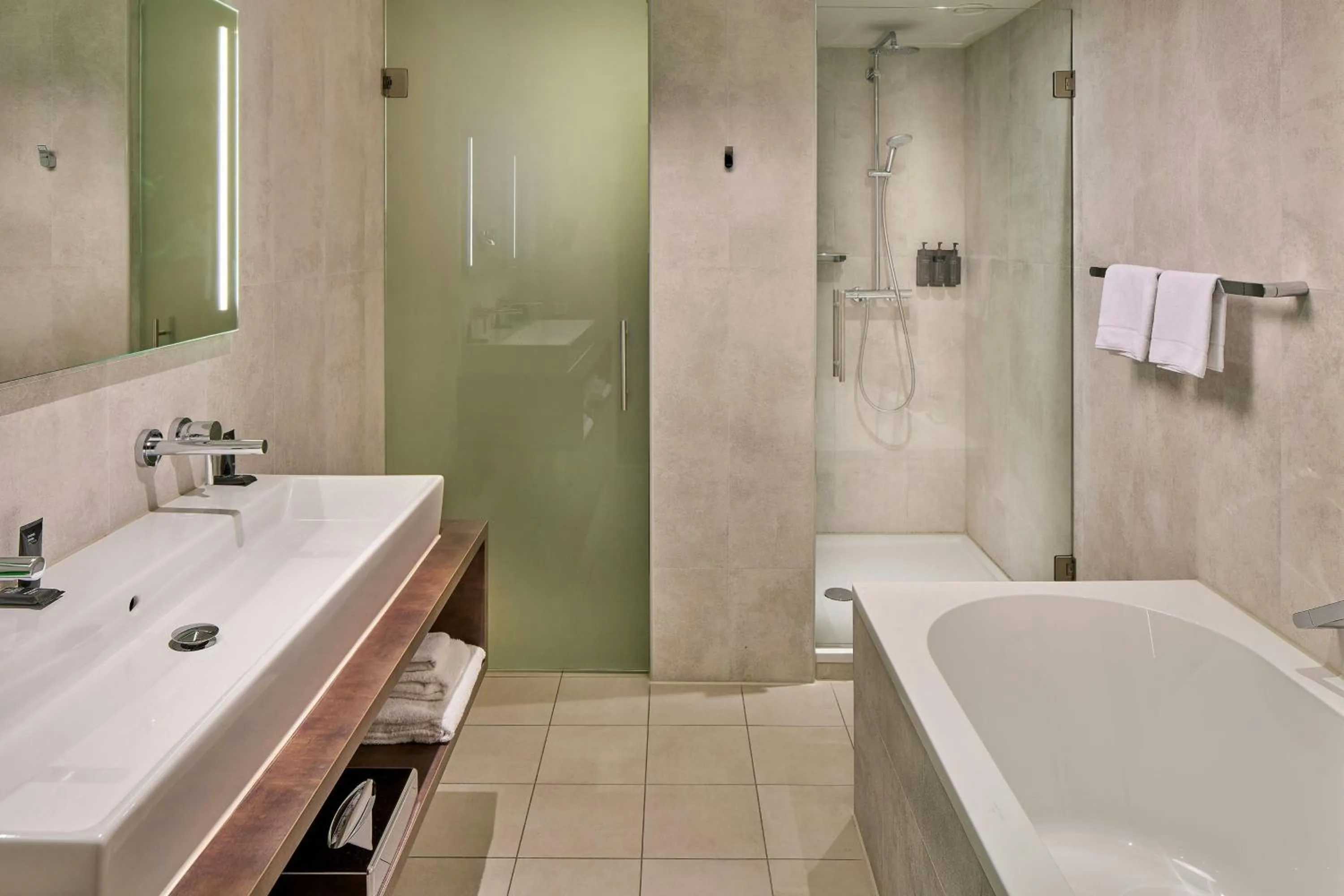 Bathroom in Hotel Nassau Breda, Autograph Collection