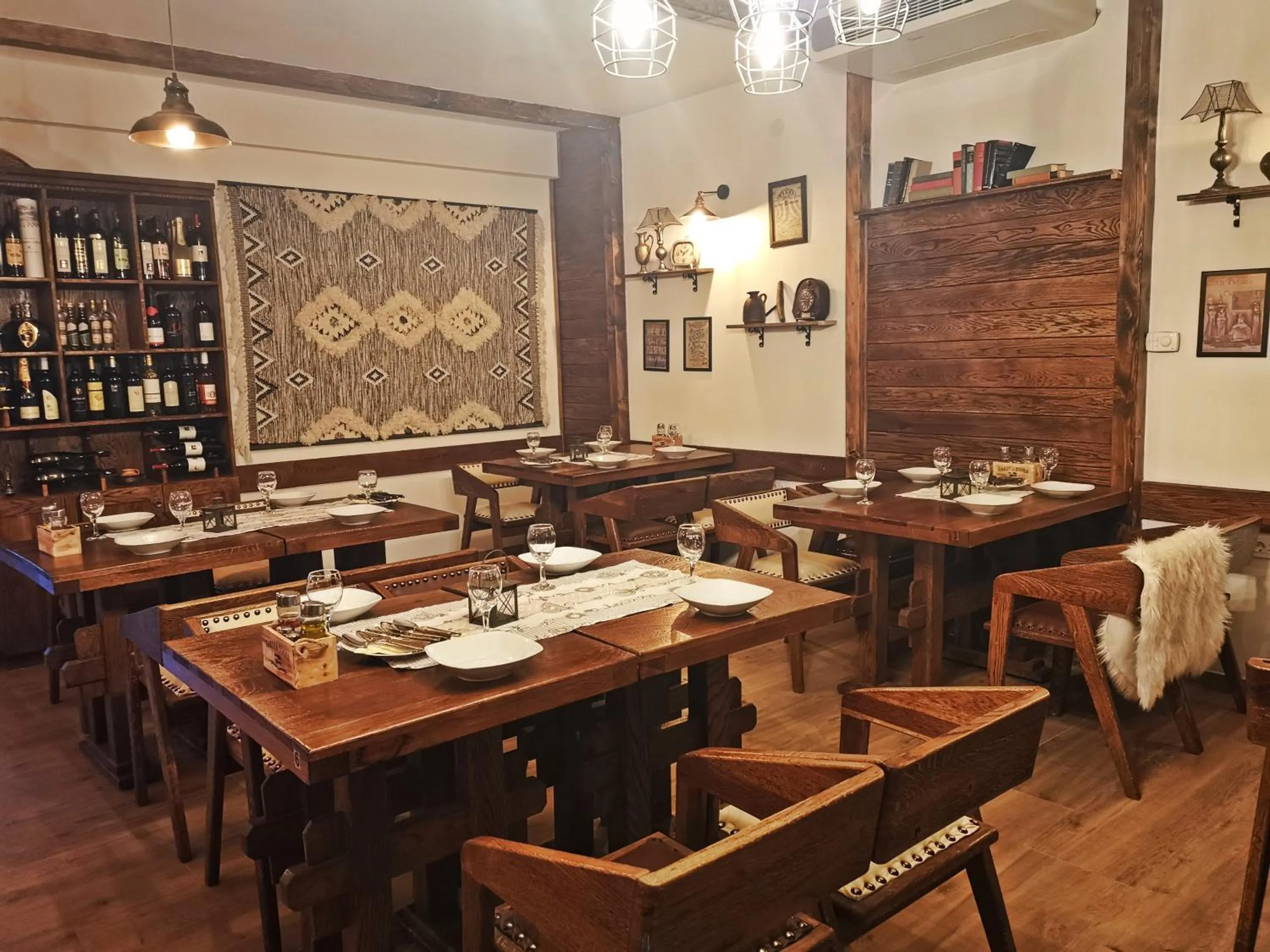 Restaurant/places to eat in Etno Garden Apartments