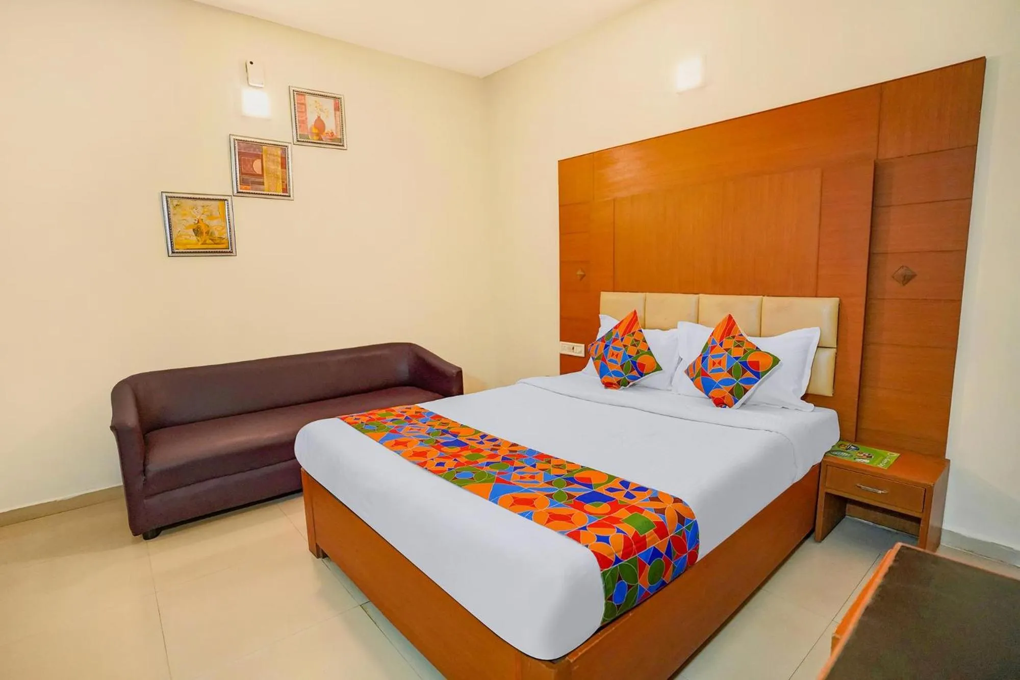 Bed in FabHotel The Green City - Central Railway Station