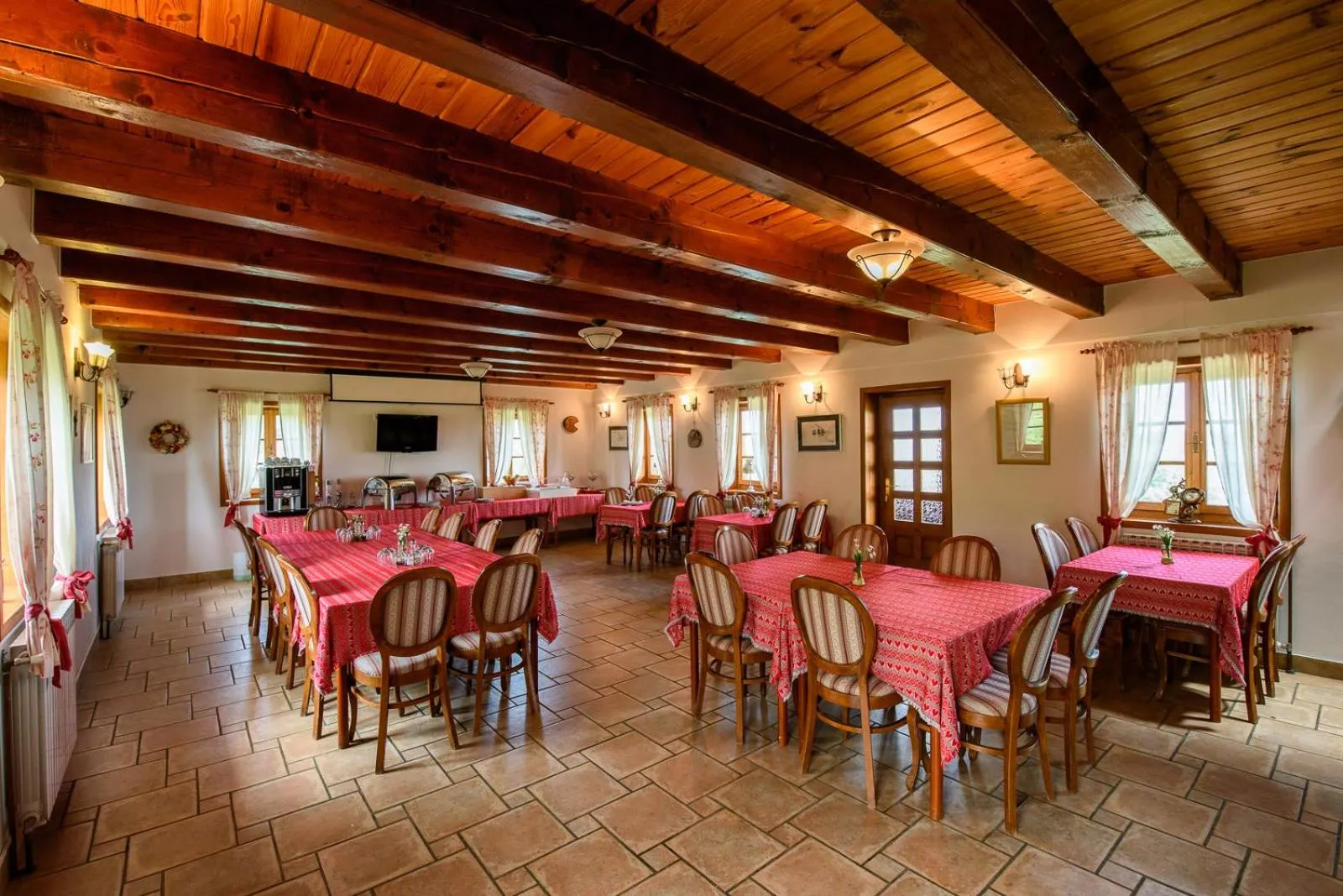 Food and drinks in Hotel Srakovcic Heart of Nature