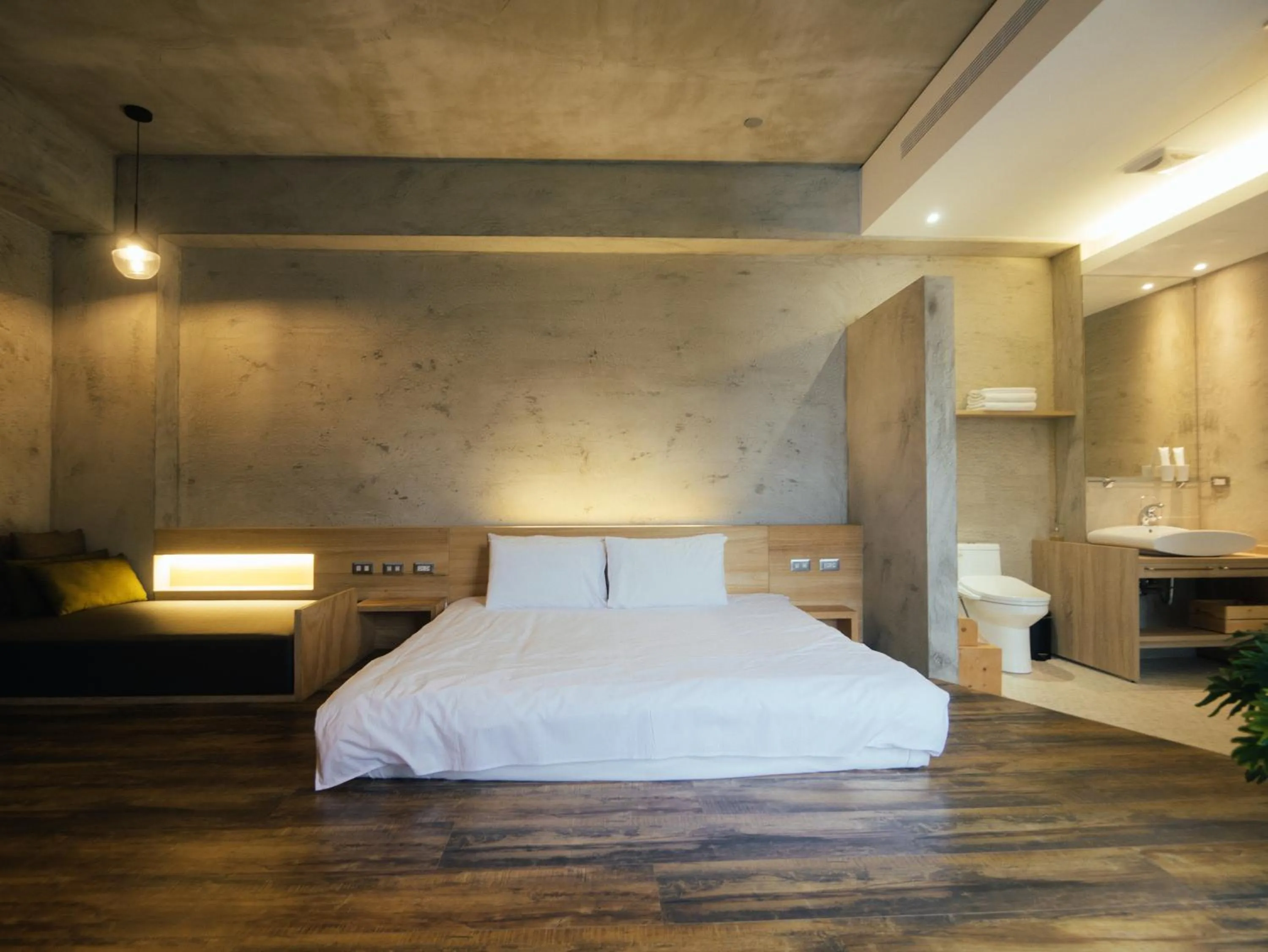 Photo of the whole room, Bed in 日月潭山慕藝旅 Sun Moon Inn