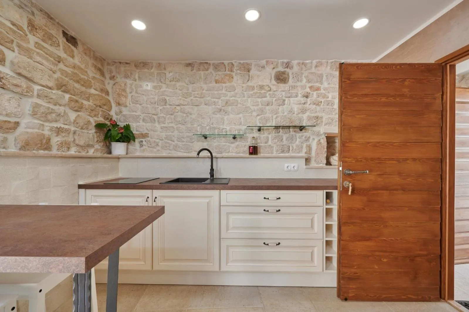 Kitchen or kitchenette in Villa Kudelik - Stone Story