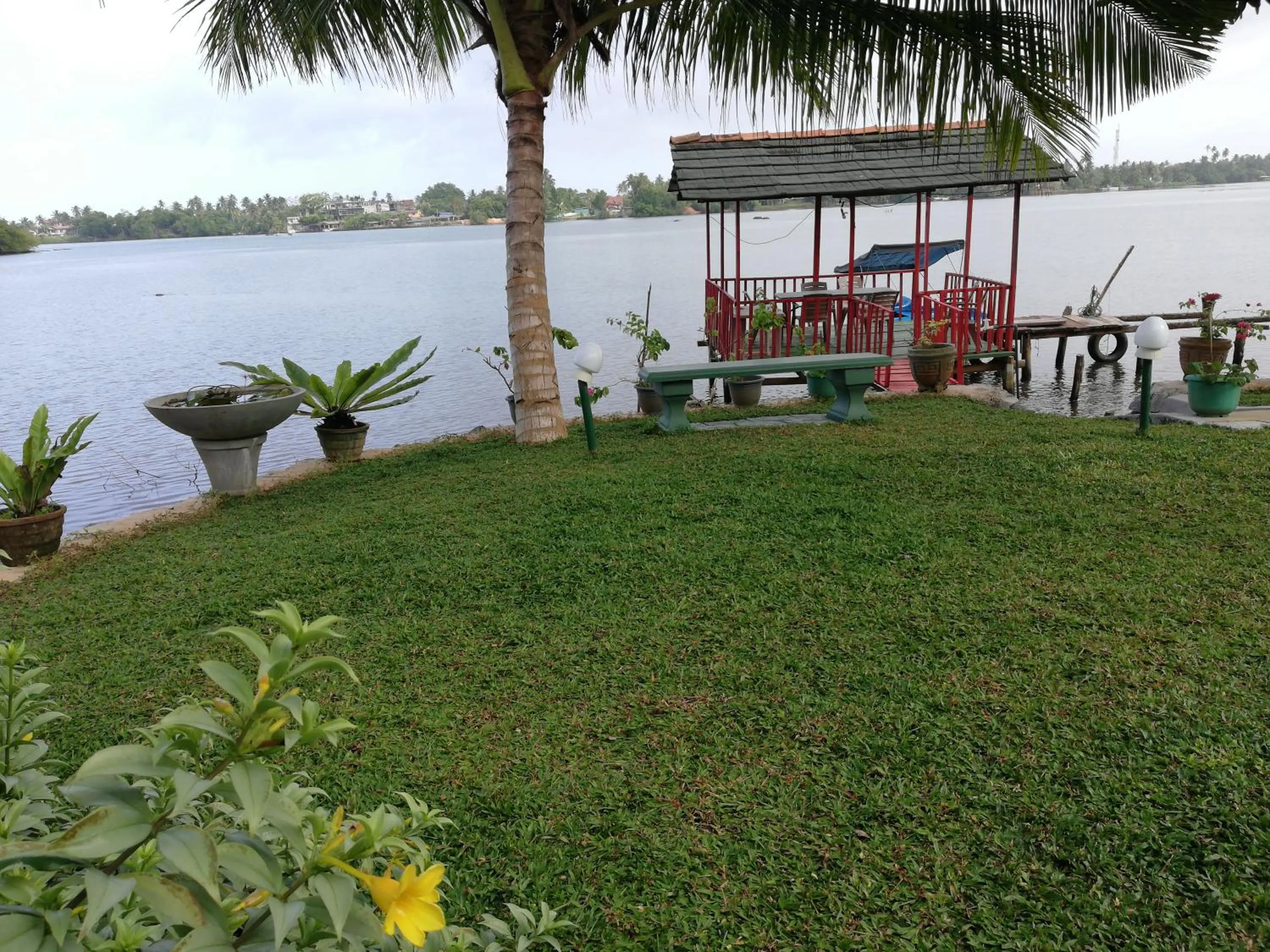 Restaurant/places to eat in Mahi Villa