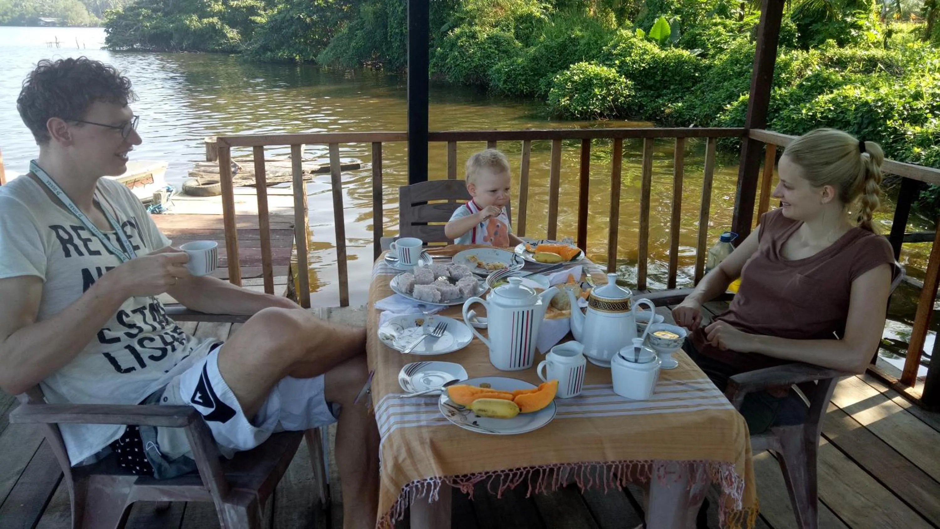 Restaurant/places to eat in Mahi Villa